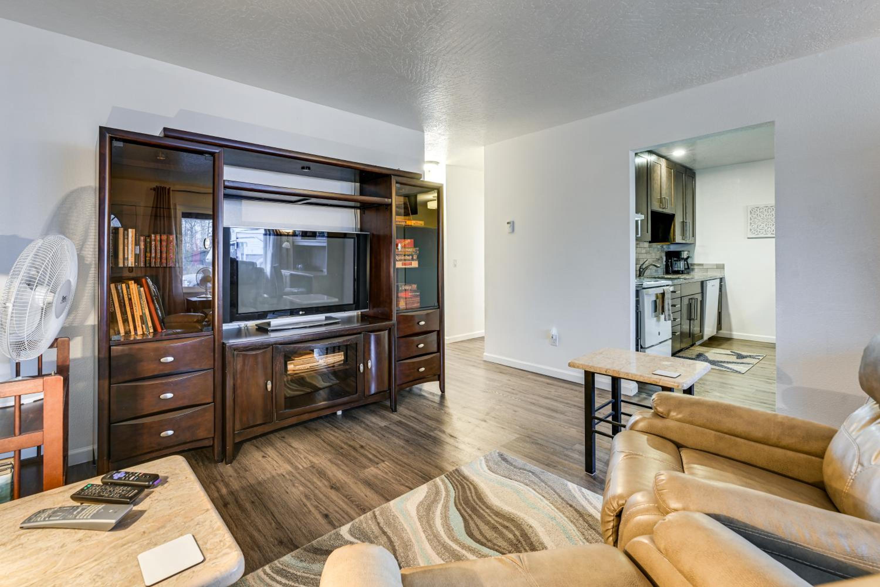 Comfort and Convenience! Apt in Central Soldotna