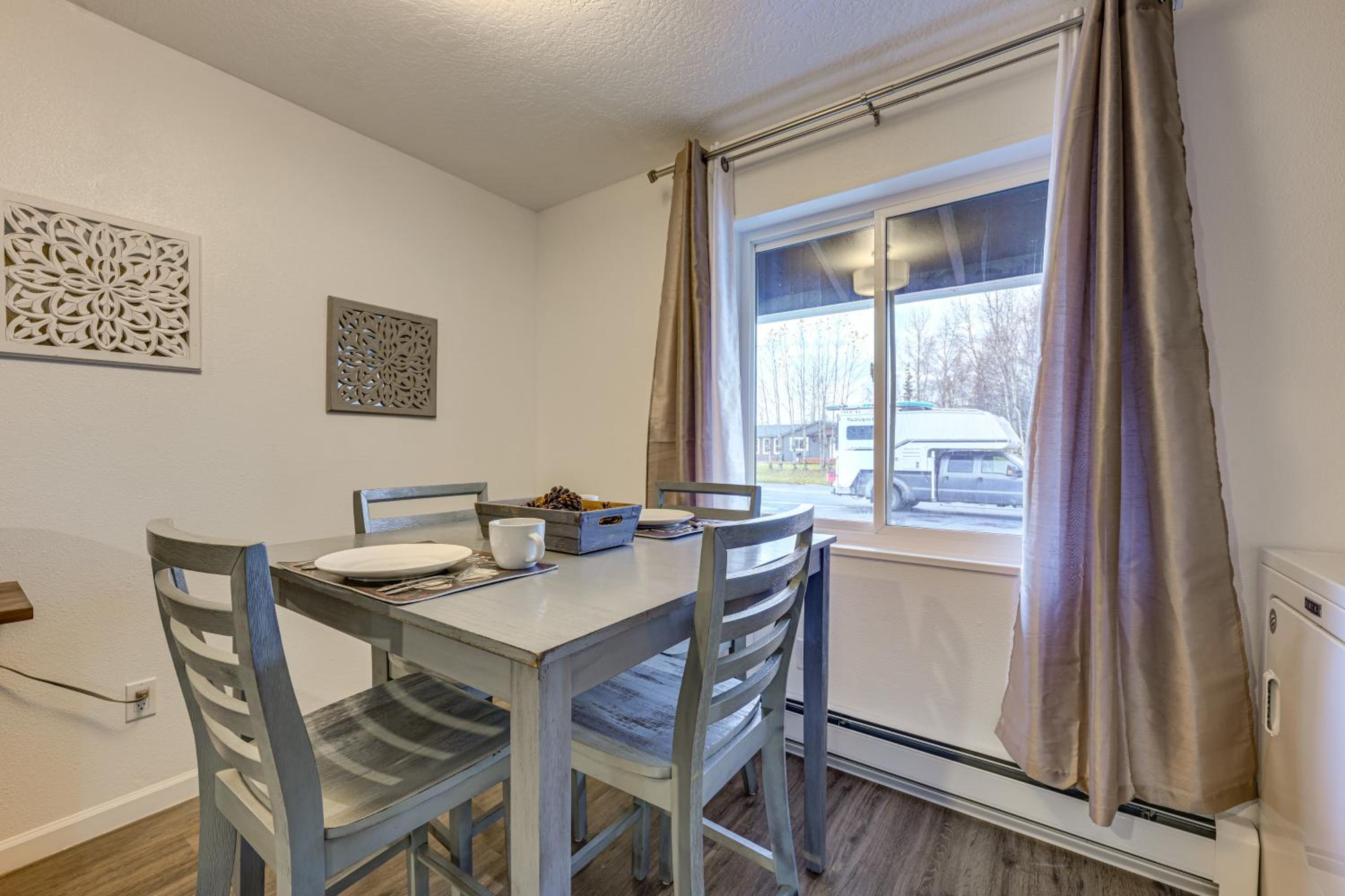 Comfort and Convenience! Apt in Central Soldotna