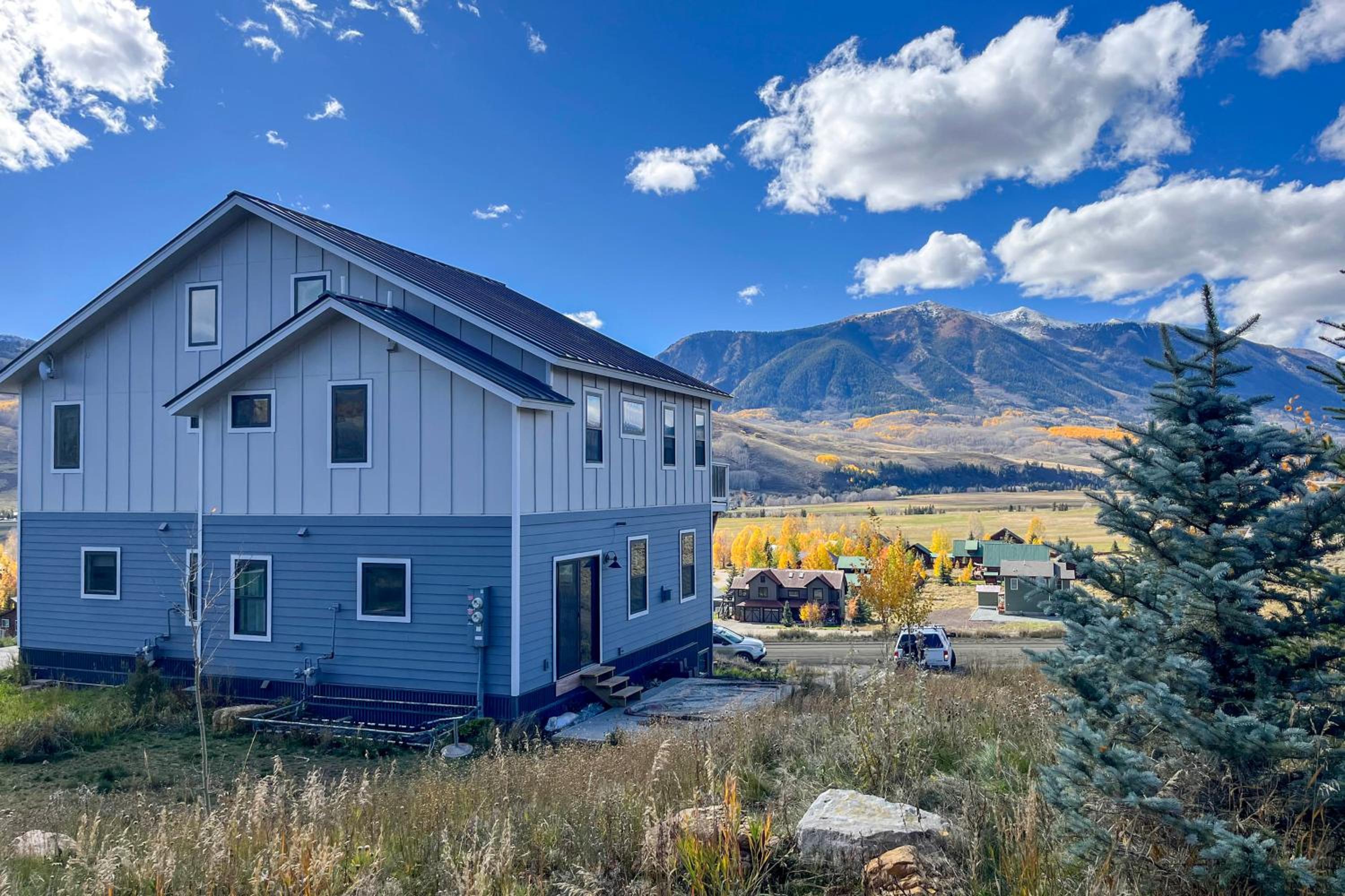 10 Mi to Slopes! Mtn-View Crested Butte Retreat