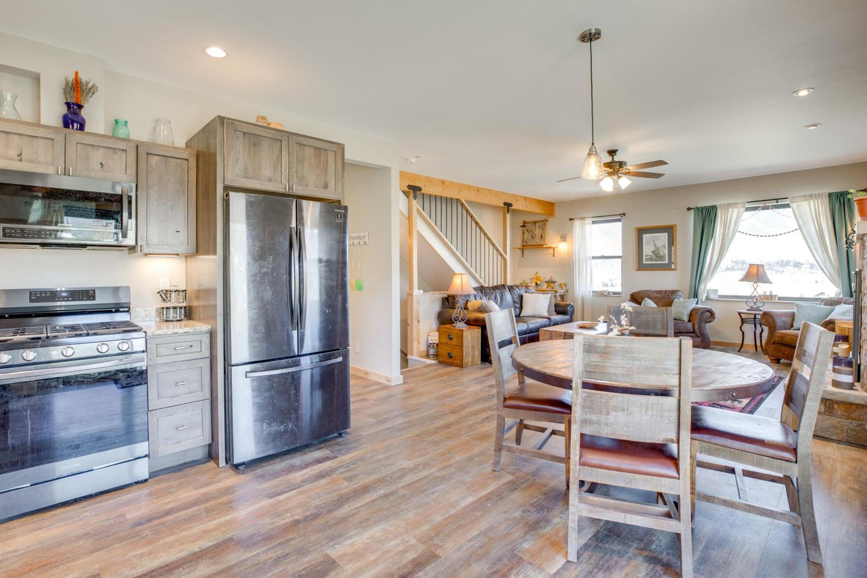 10 Mi to Slopes! Mtn-View Crested Butte Retreat