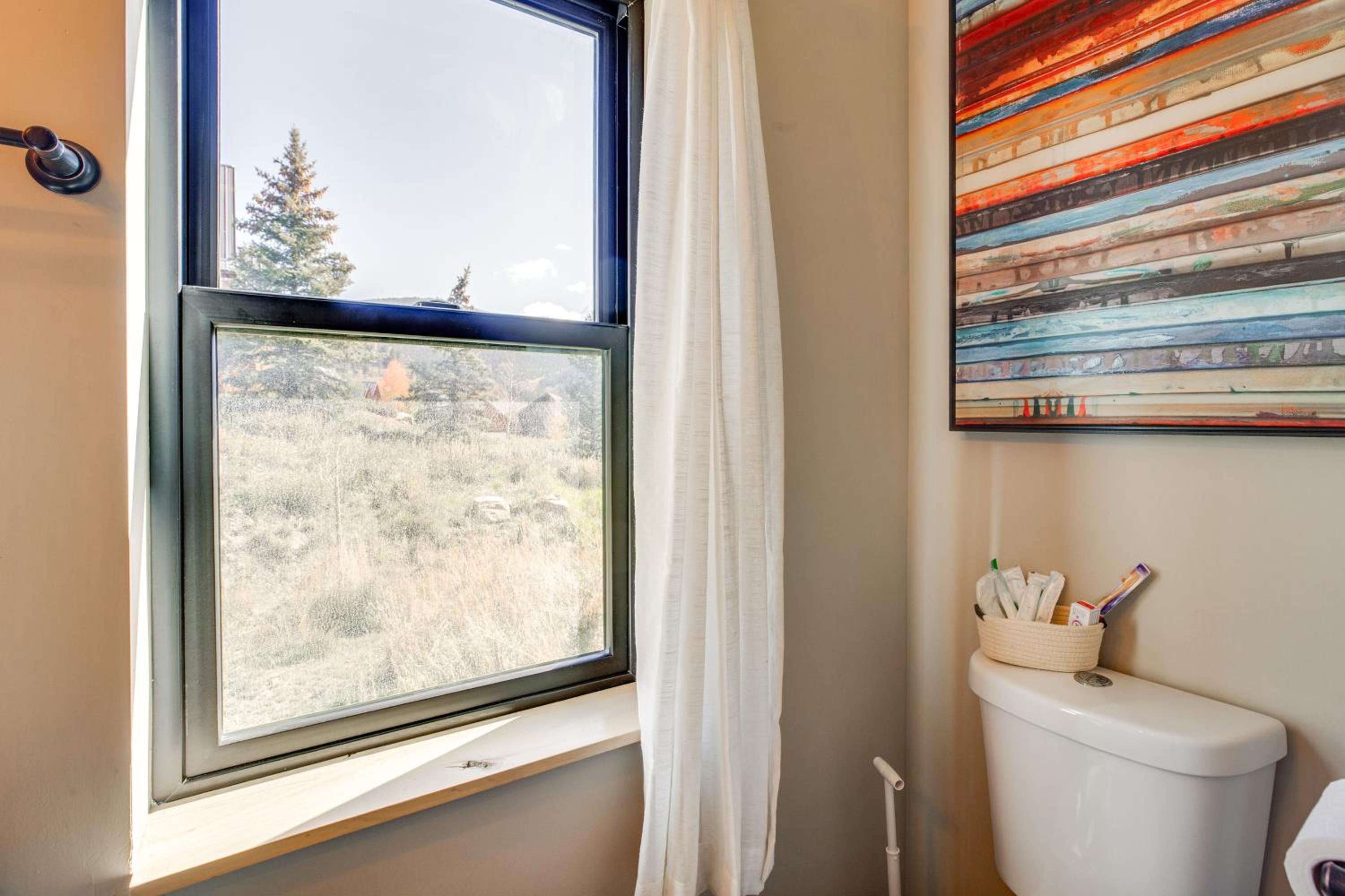 10 Mi to Slopes! Mtn-View Crested Butte Retreat