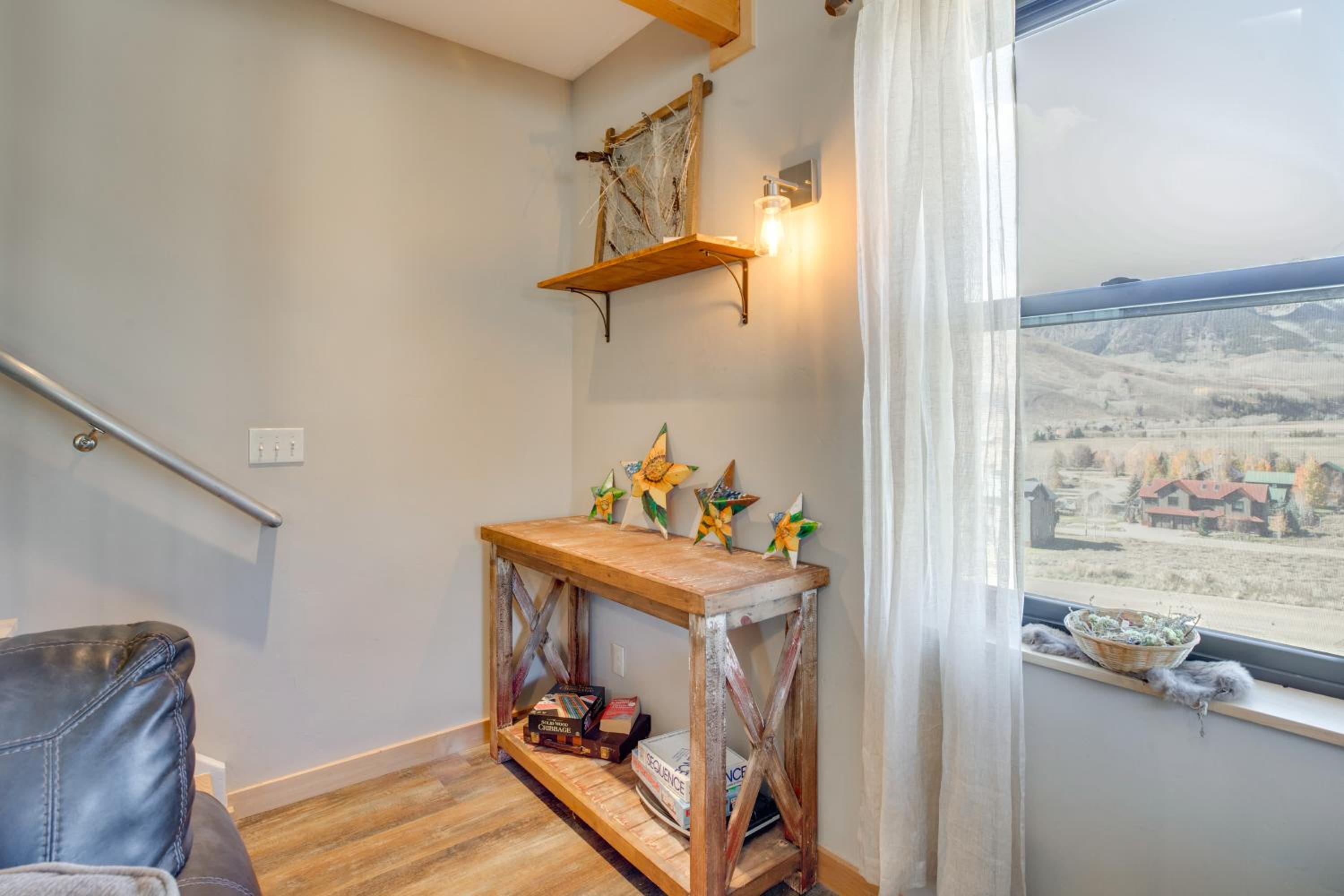 10 Mi to Slopes! Mtn-View Crested Butte Retreat