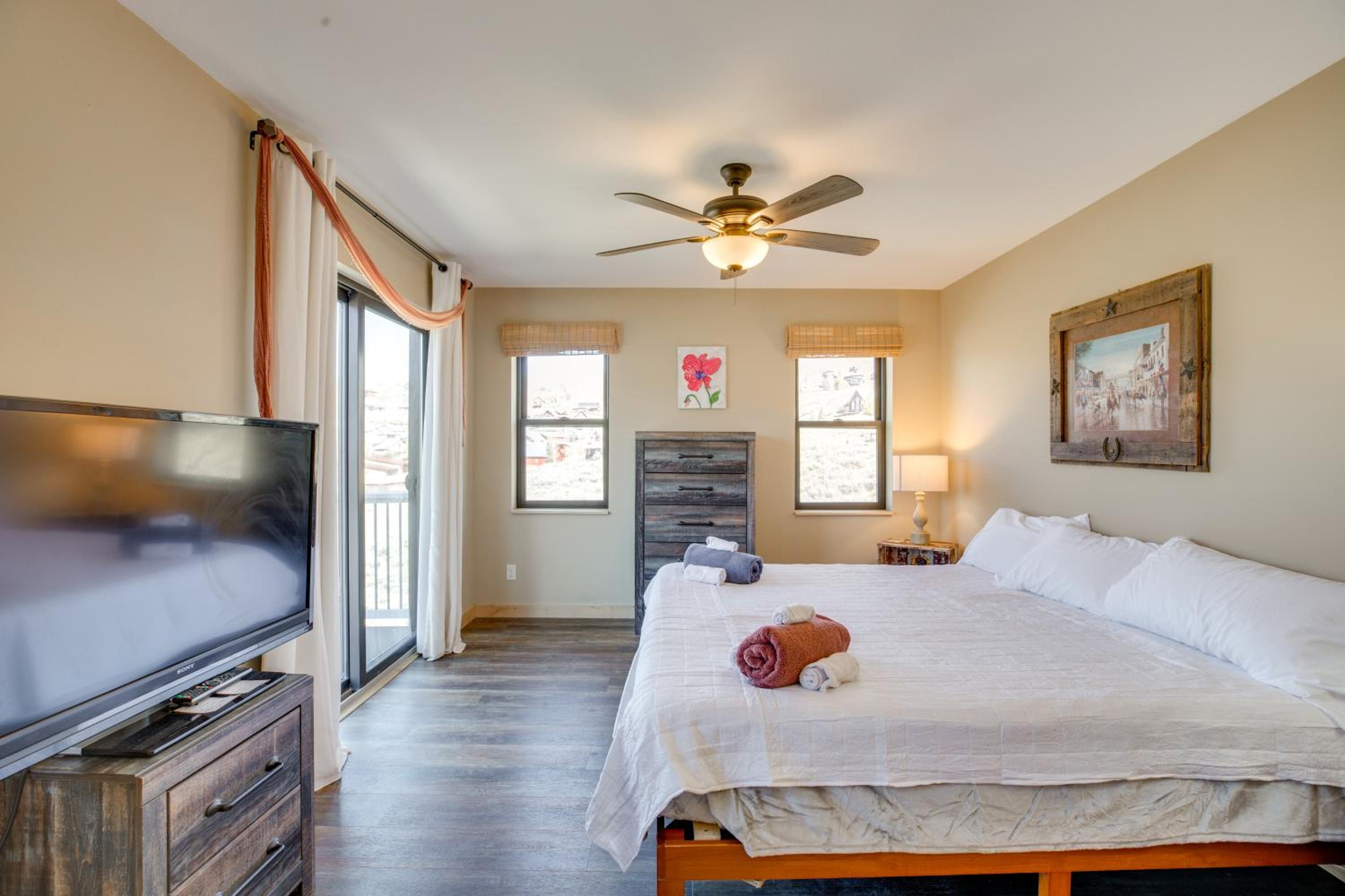 10 Mi to Slopes! Mtn-View Crested Butte Retreat