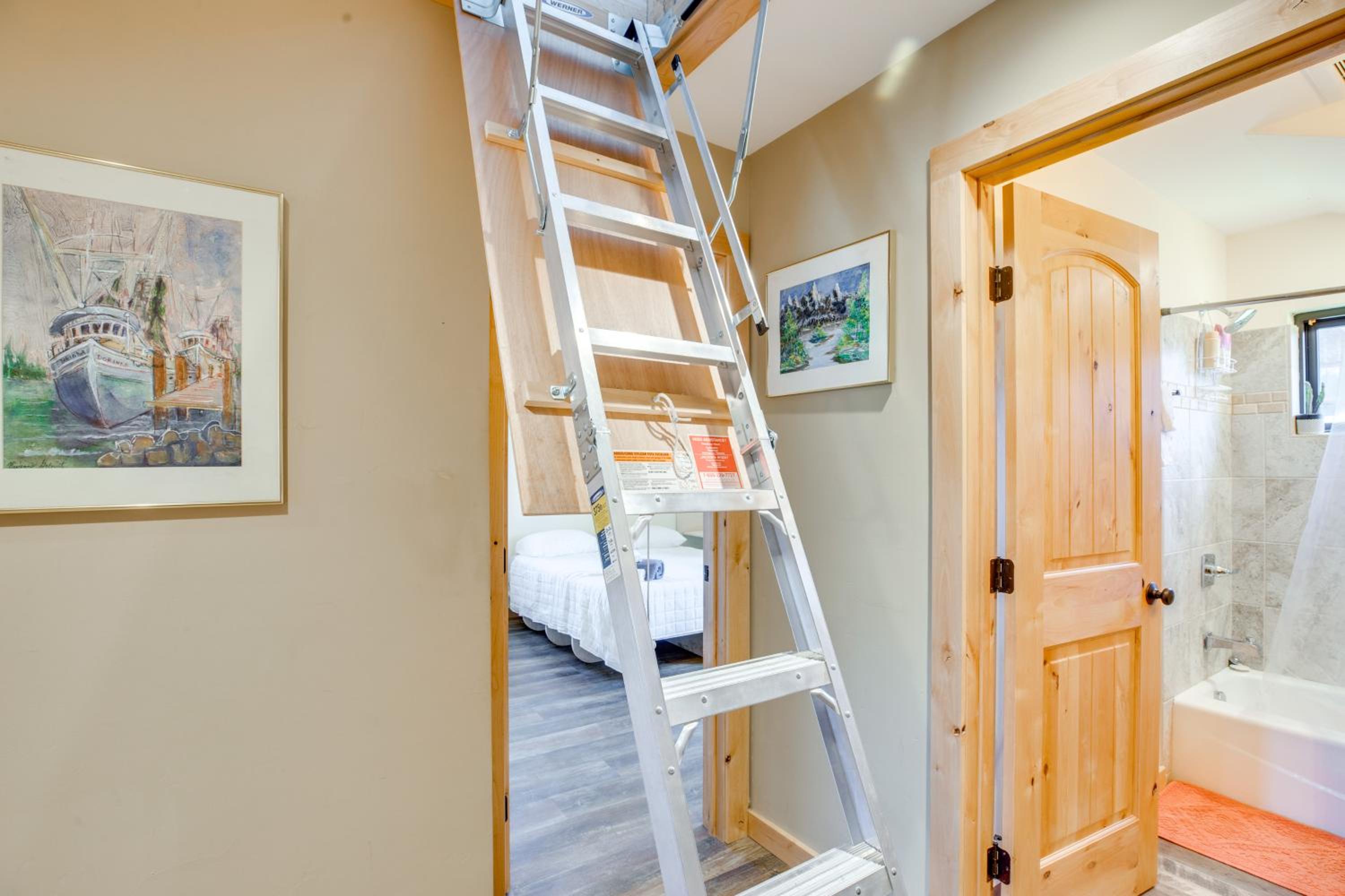 10 Mi to Slopes! Mtn-View Crested Butte Retreat