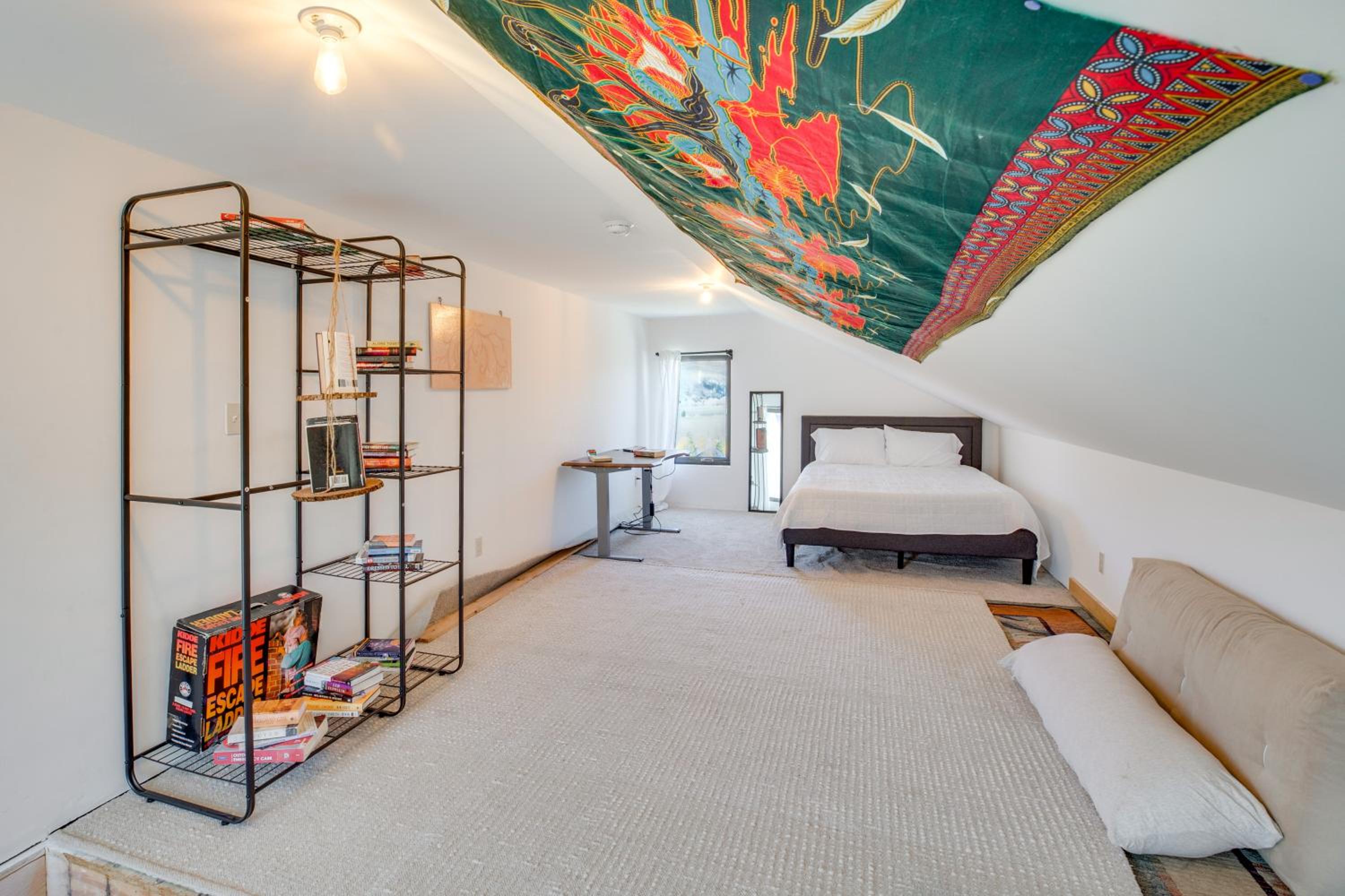 10 Mi to Slopes! Mtn-View Crested Butte Retreat