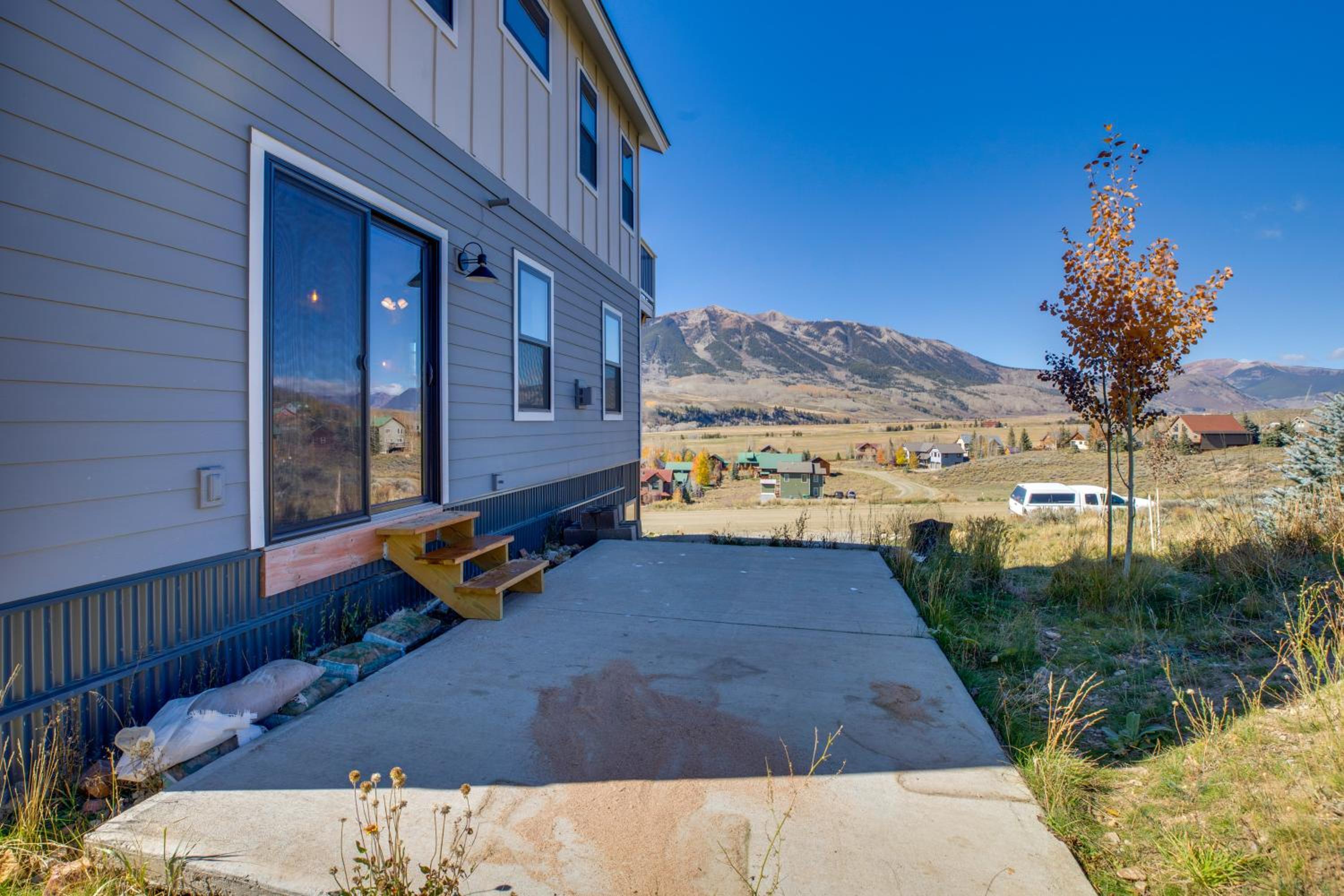 10 Mi to Slopes! Mtn-View Crested Butte Retreat