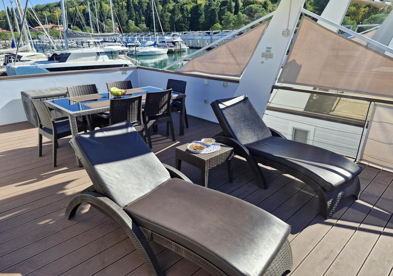 Luxury Floating Sea House Star Line - with Jacuzzi - Marina Portorož