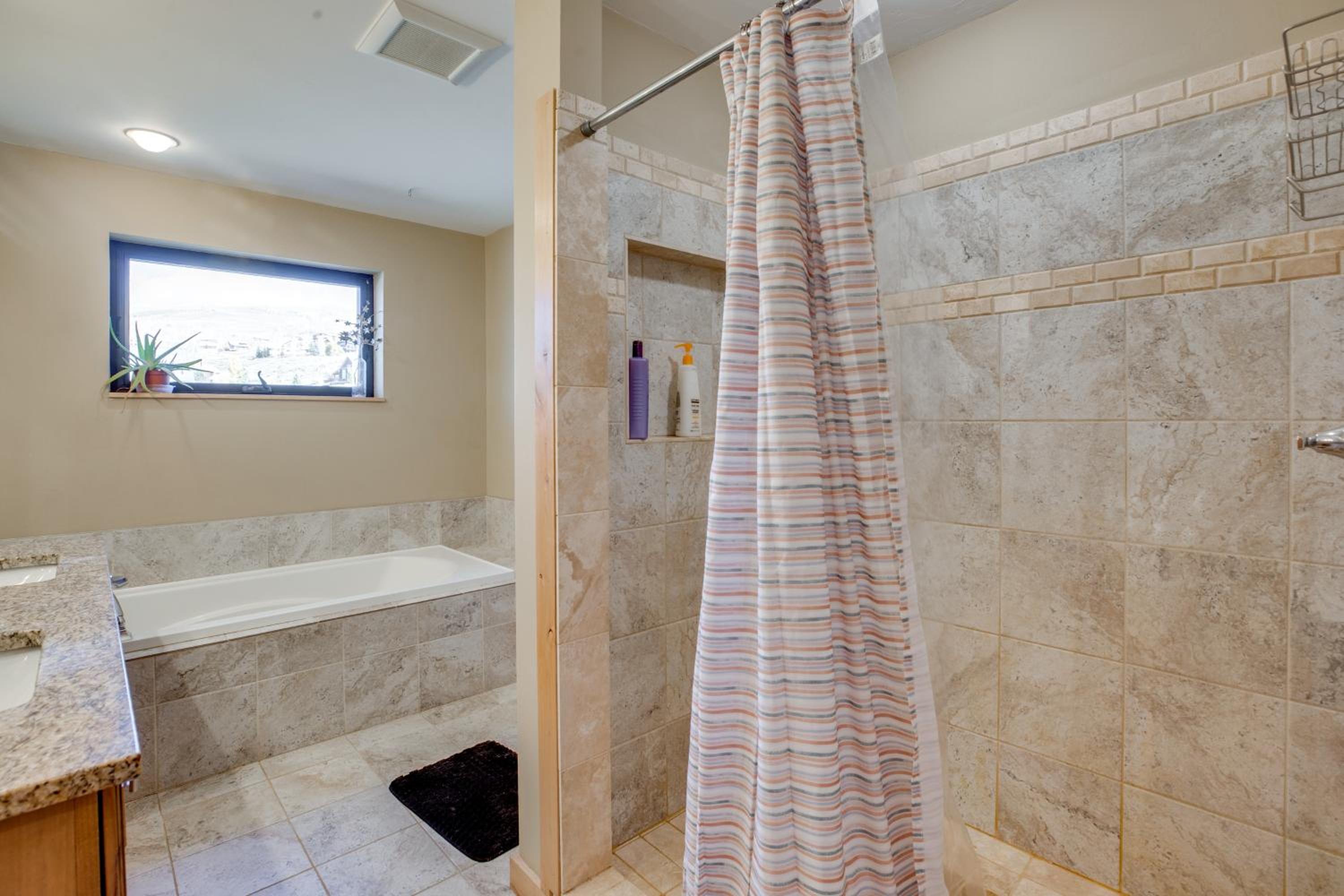 10 Mi to Slopes! Mtn-View Crested Butte Retreat