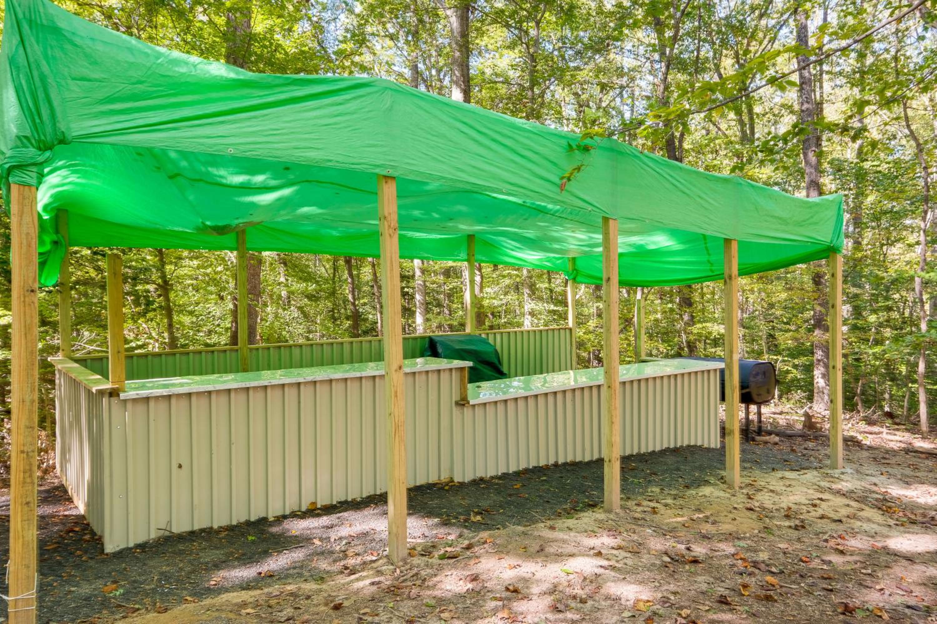Walk to MIR Wooded Group Escape with Deck and Bar!