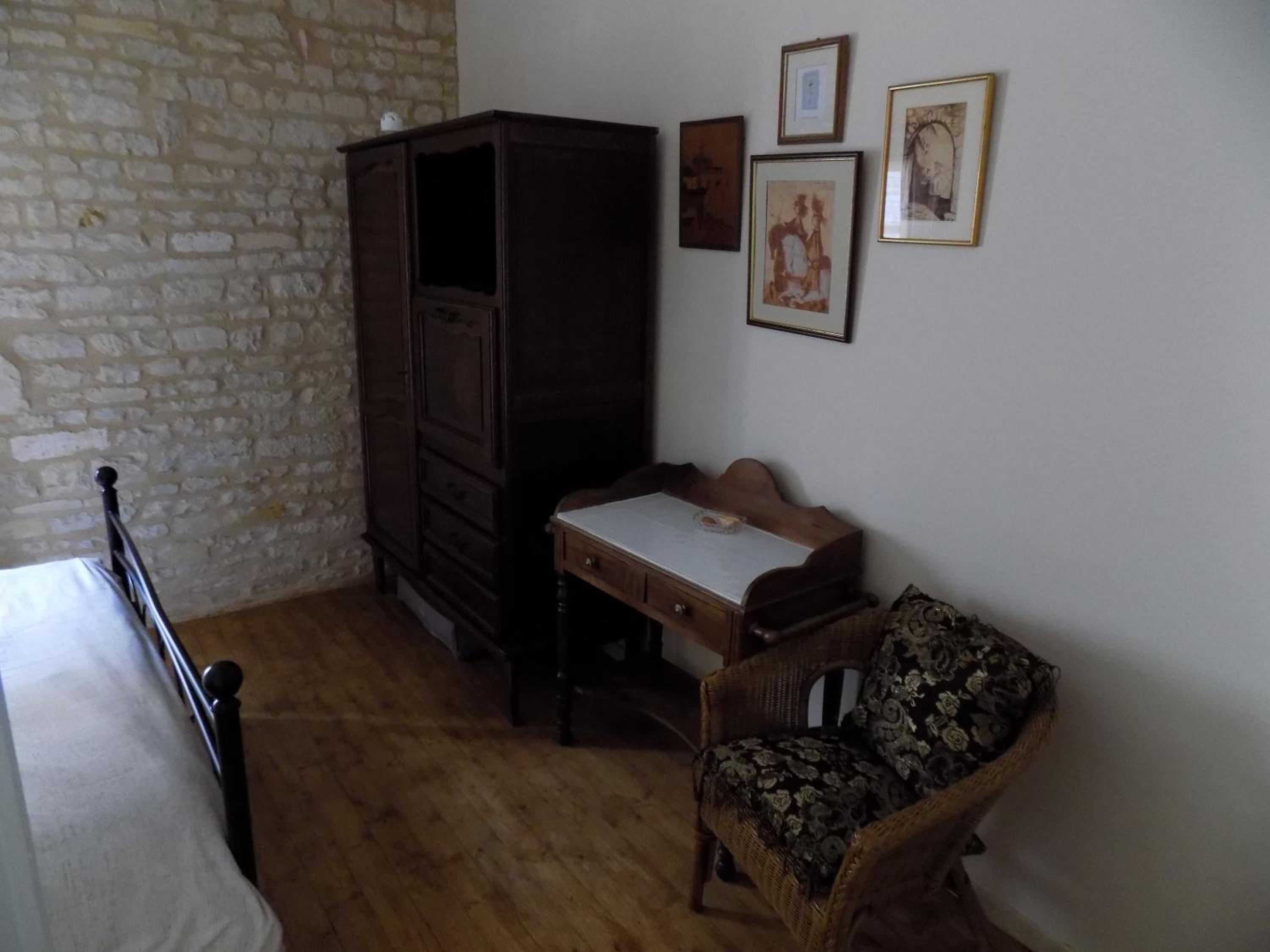 Photo 11