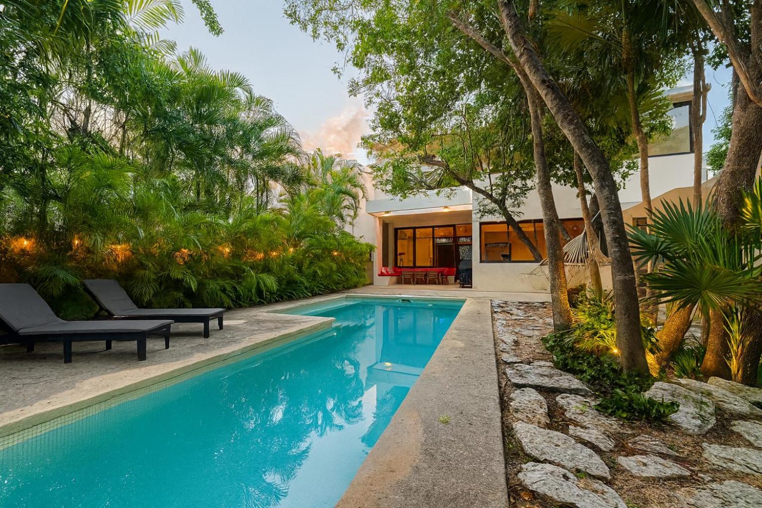 Three Dolphins Villa 4BR, Private Pool, Terrace, Family Fun