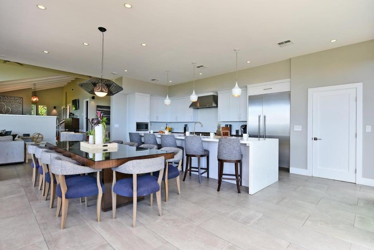 Hale Nui · HALE NUI Luxury Retreat 5BD w Private Pool Hot Tub