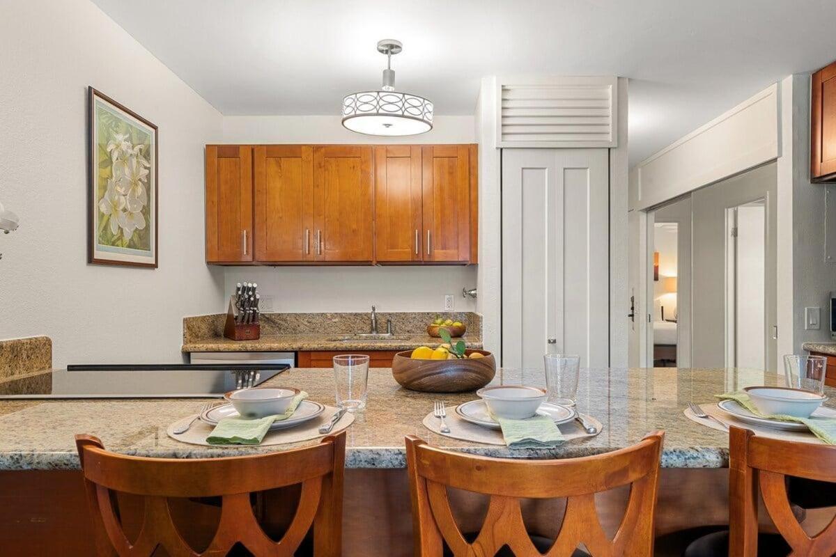 Maui Vista 1106 · MV 1106 Updated 1BD Condo Steps from Beach Poo
