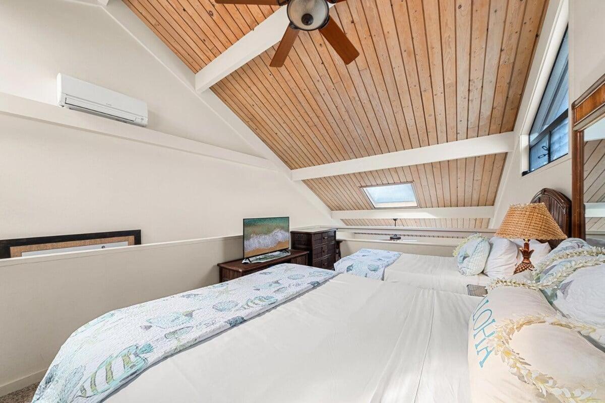 Kahana Village 3 · KHV 3 Remodeled 2BD Condo with Oceanfront Lan
