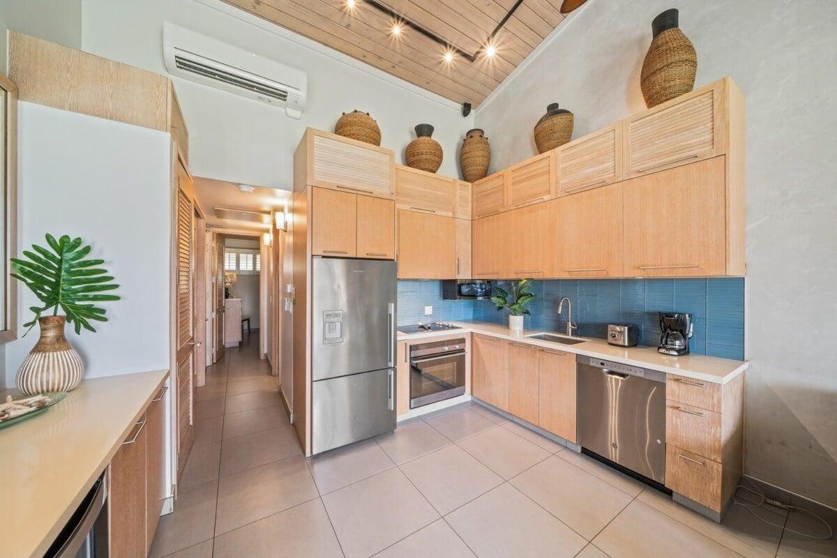 Napili Shores H262 · NS H262 BeachFront Condo Ocean Views Pool H