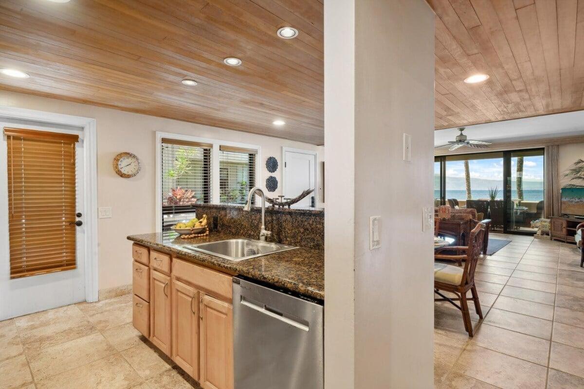 Kahana Village 31 · KHV 31 Spacious Direct Oceanfront 3BD Condo