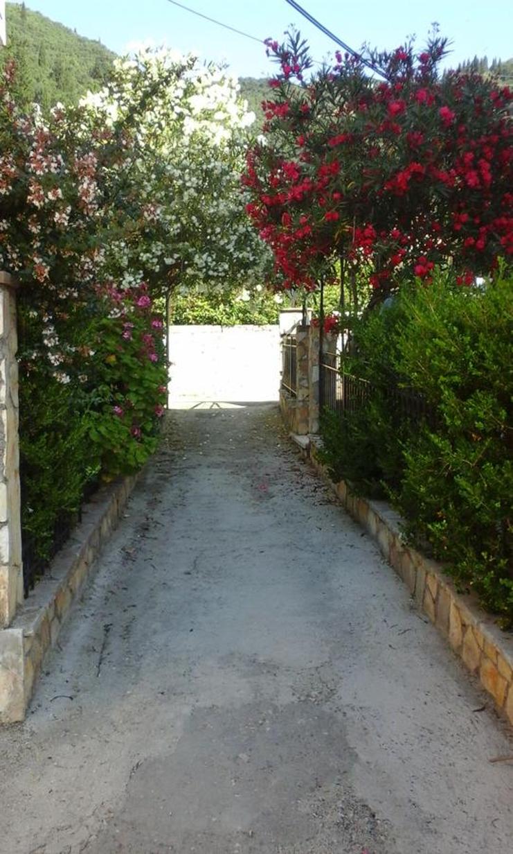 Garneli Apartments