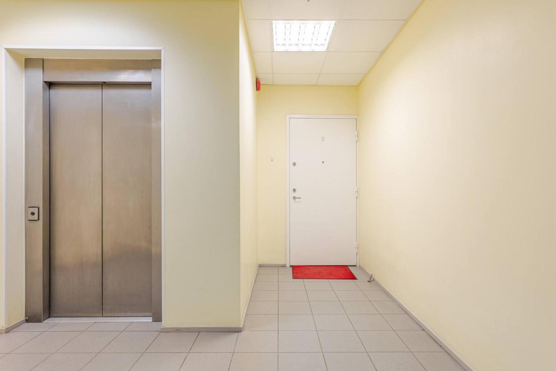 100 square meter 4-room central smart apt