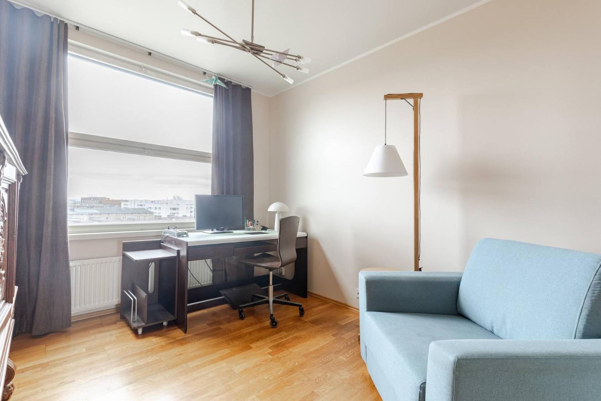 100 square meter 4-room central smart apt