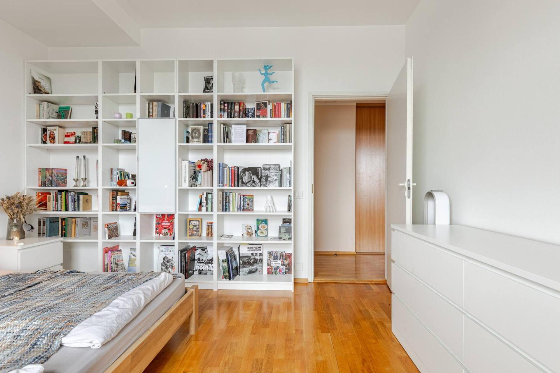 100 square meter 4-room central smart apt