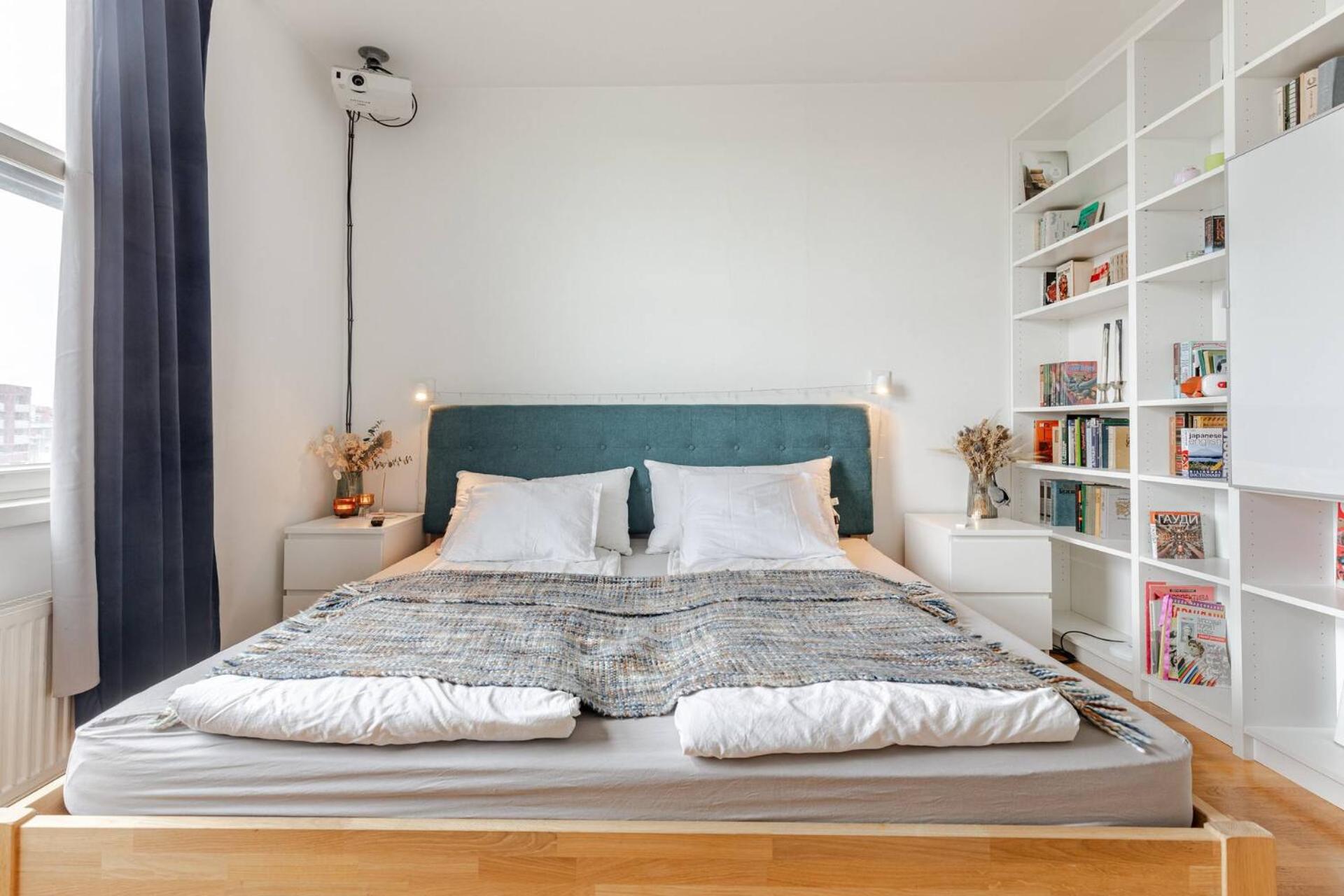 100 square meter 4-room central smart apt