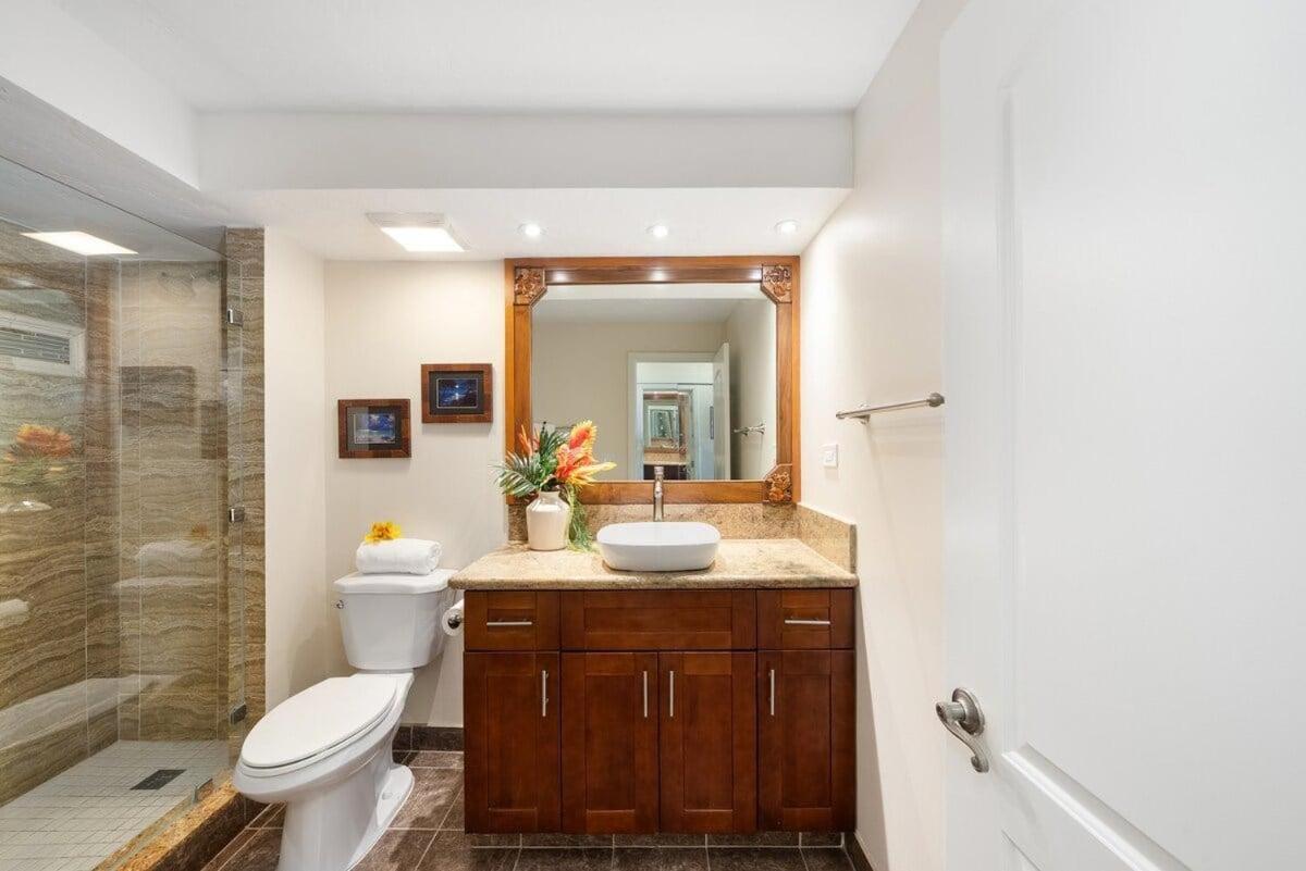 Lahaina Shores 512 · LS 512 Getaway Studio by the Beach Pool Hot