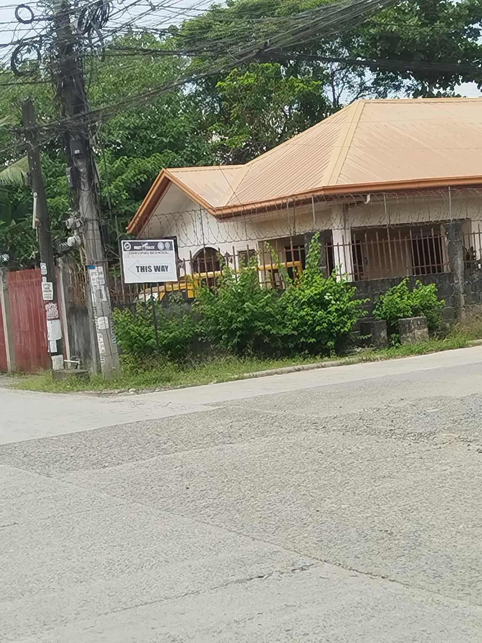Homestay rooms or house for rent in a 3-bedroom subdivision house