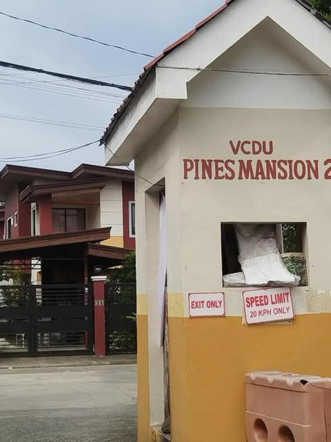 Homestay rooms or house for rent in a 3-bedroom subdivision house