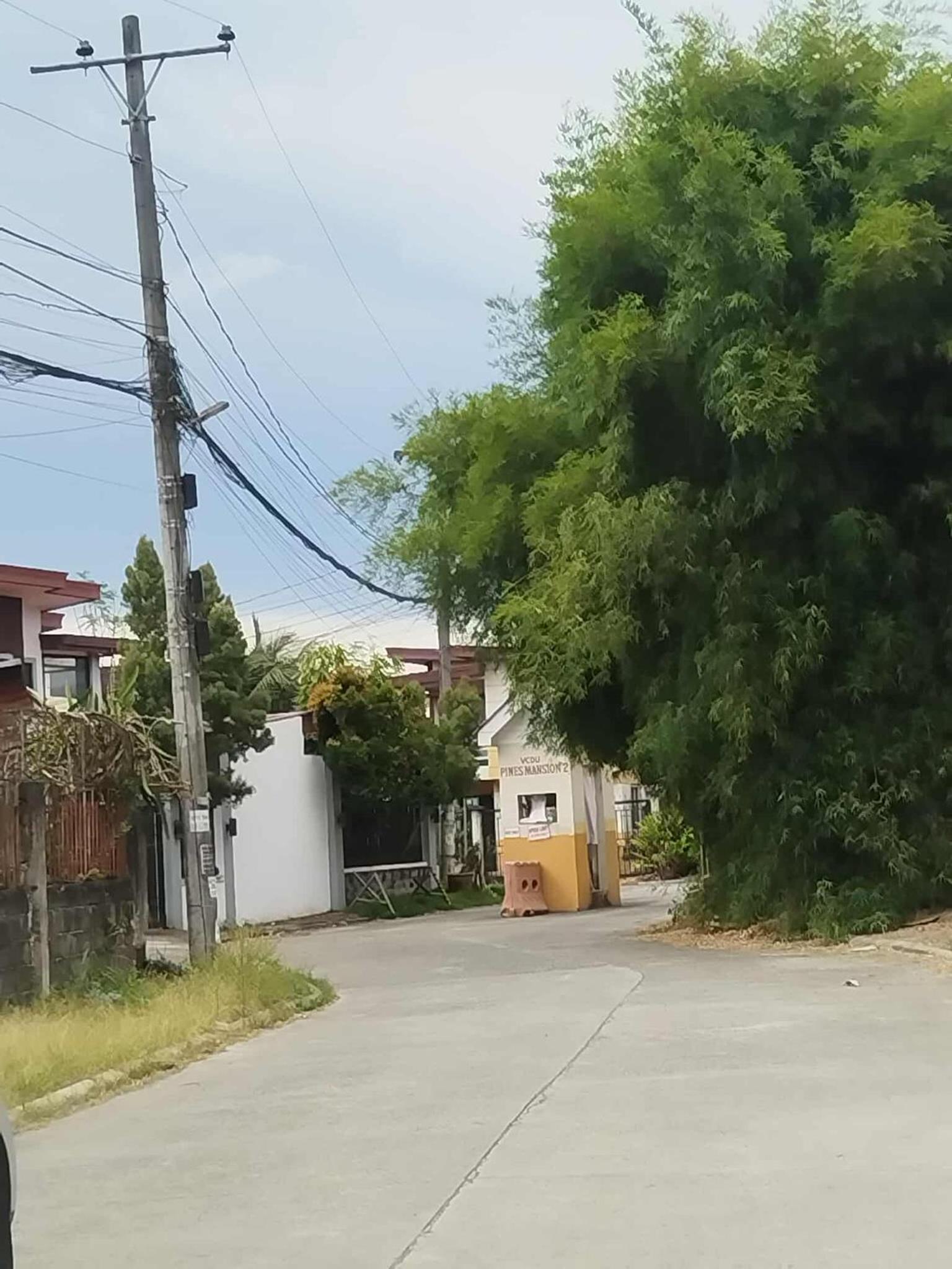 Homestay rooms or house for rent in a 3-bedroom subdivision house