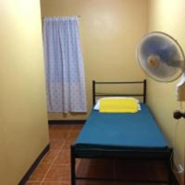 Homestay rooms or house for rent in a 3-bedroom subdivision house