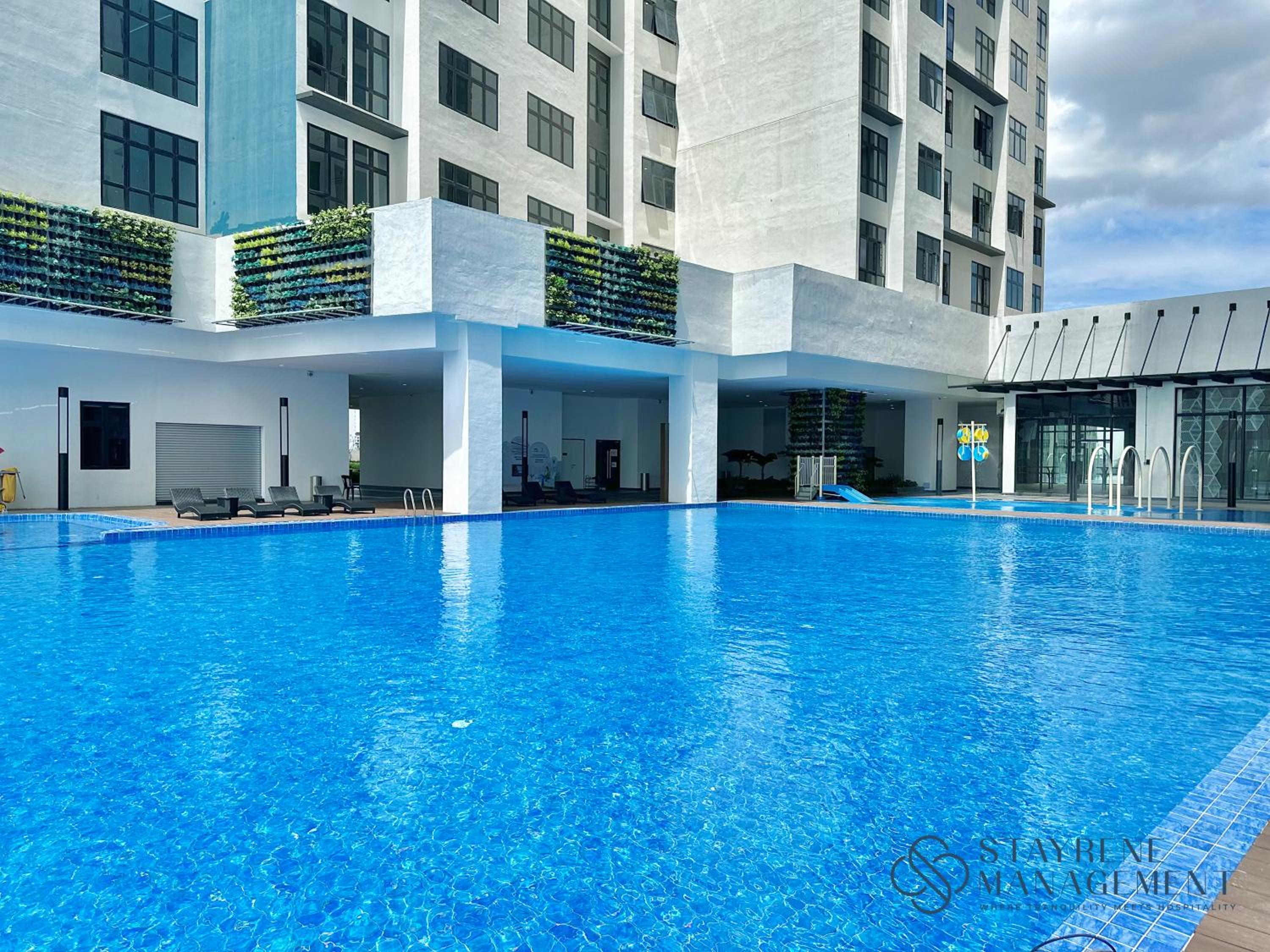 Space Residency Near KSL Mall JB by Stayrene