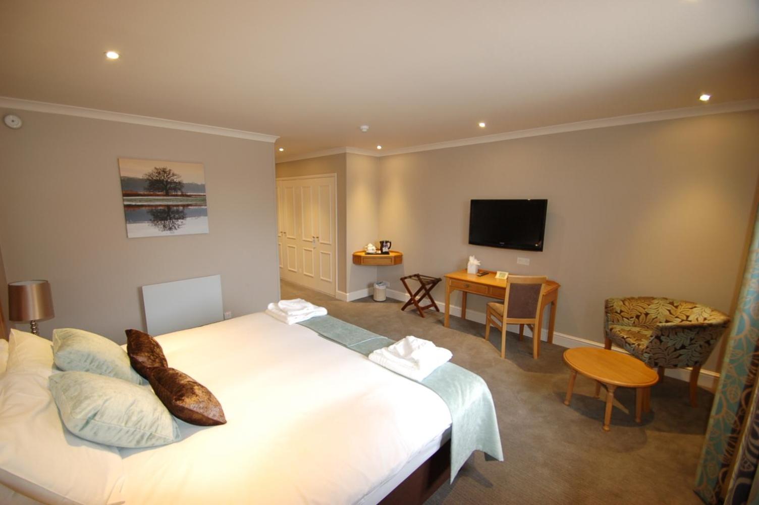 Alcester Vacations - Kings Court Hotel - Property Image 1