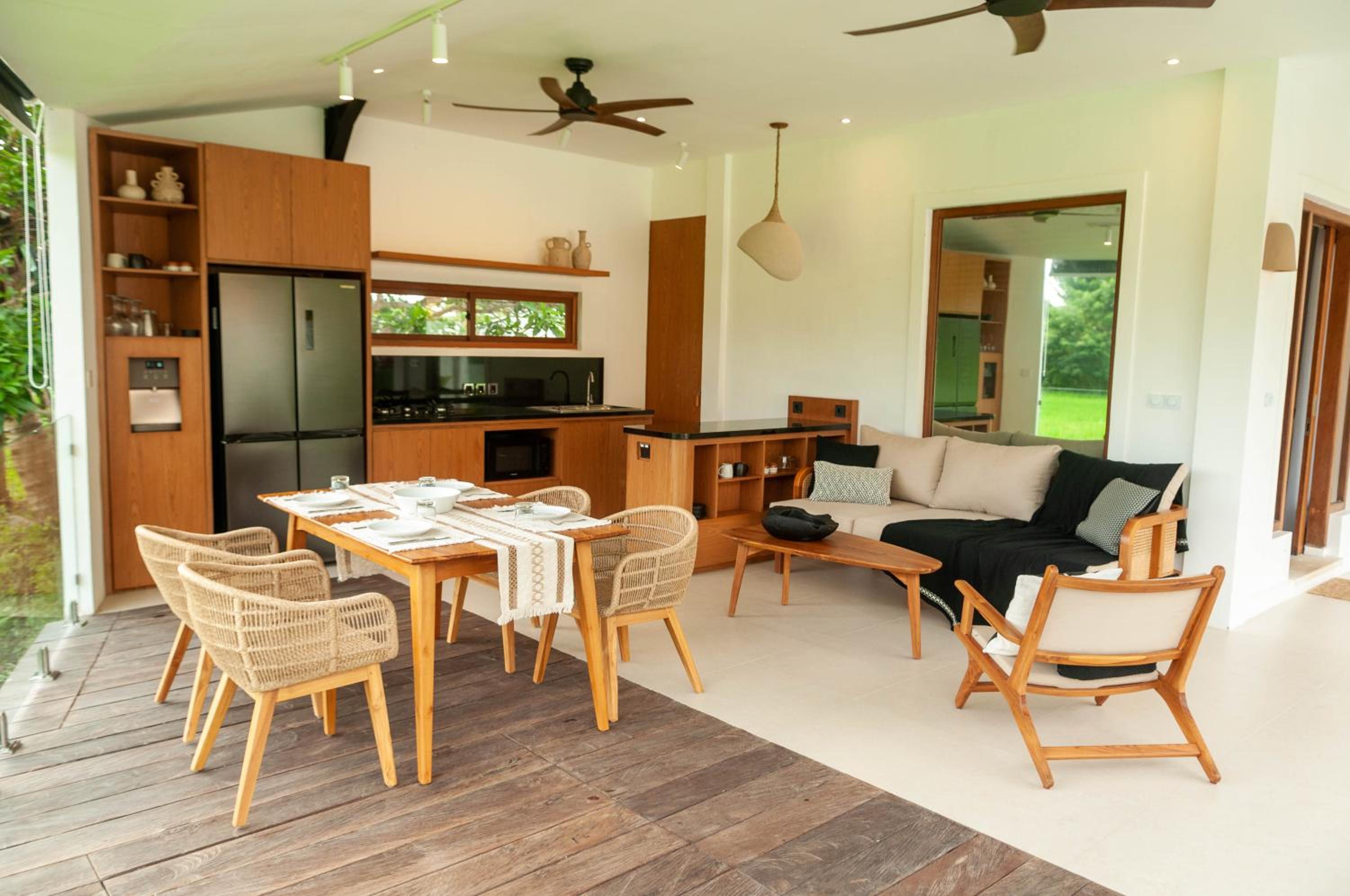 Ando House - 2BR Villa with Sunset Rice Field Views