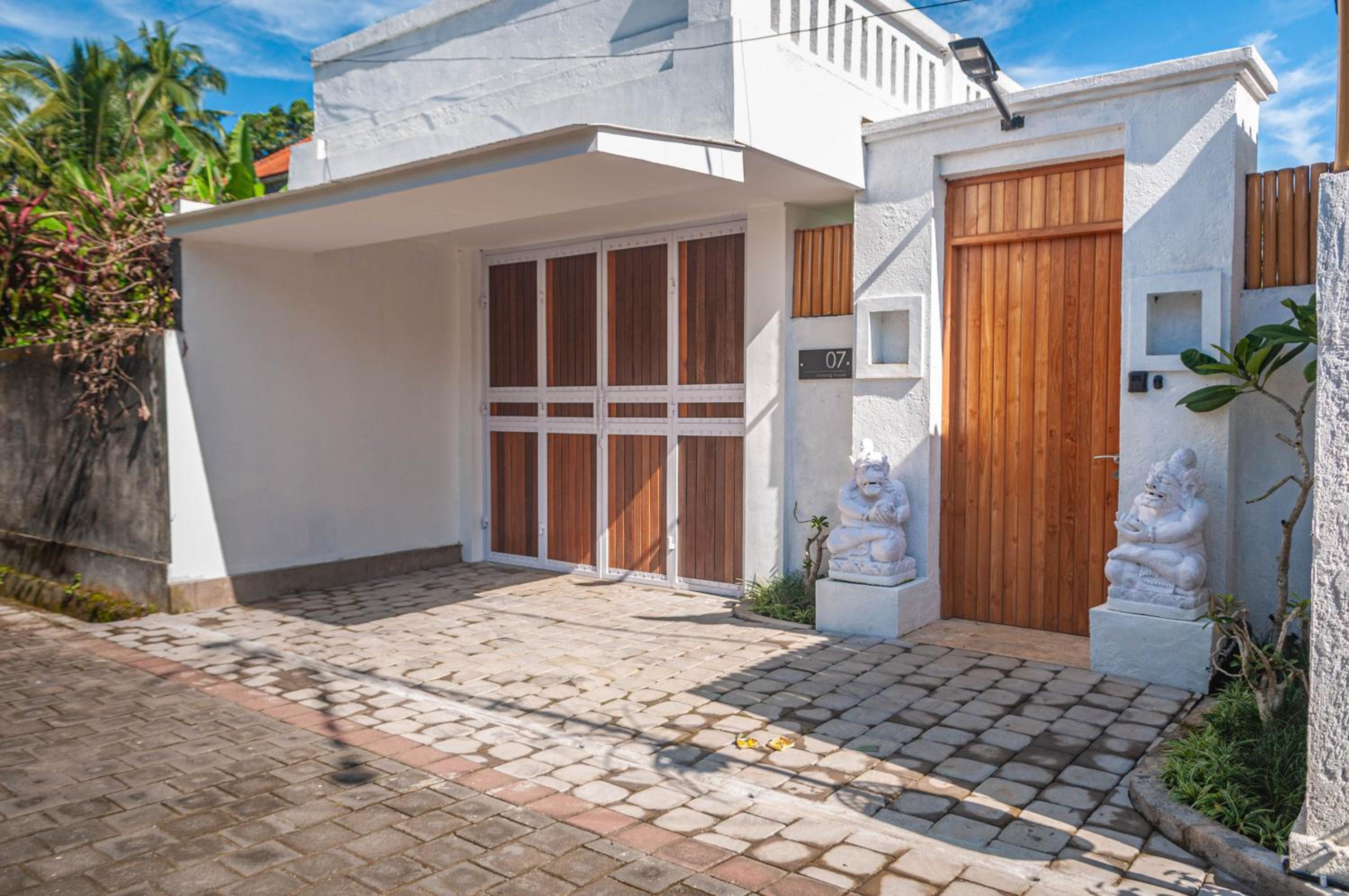 Ando House - 2BR Villa with Sunset Rice Field Views