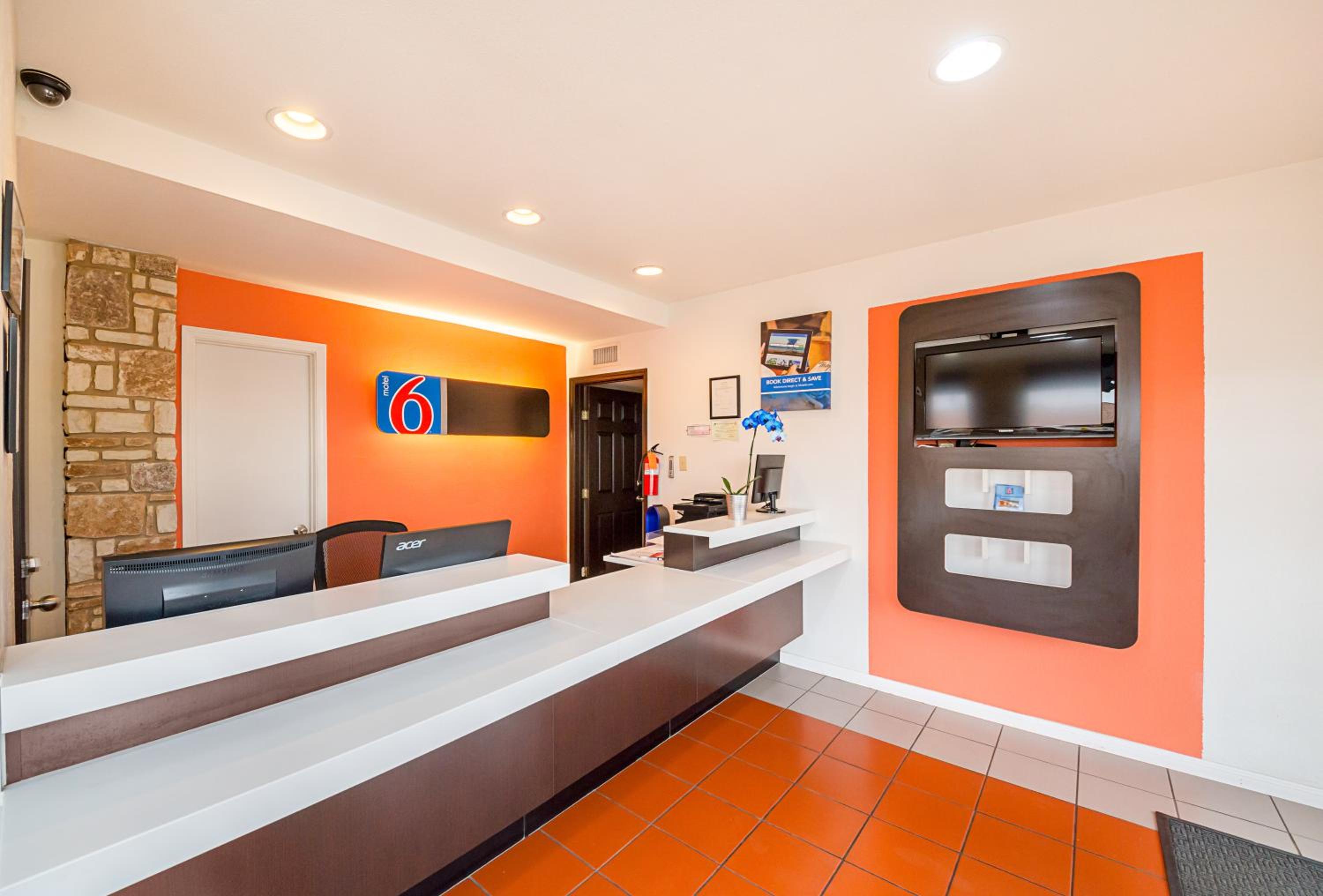 Motel 6-Boerne, TX - Property Image 10