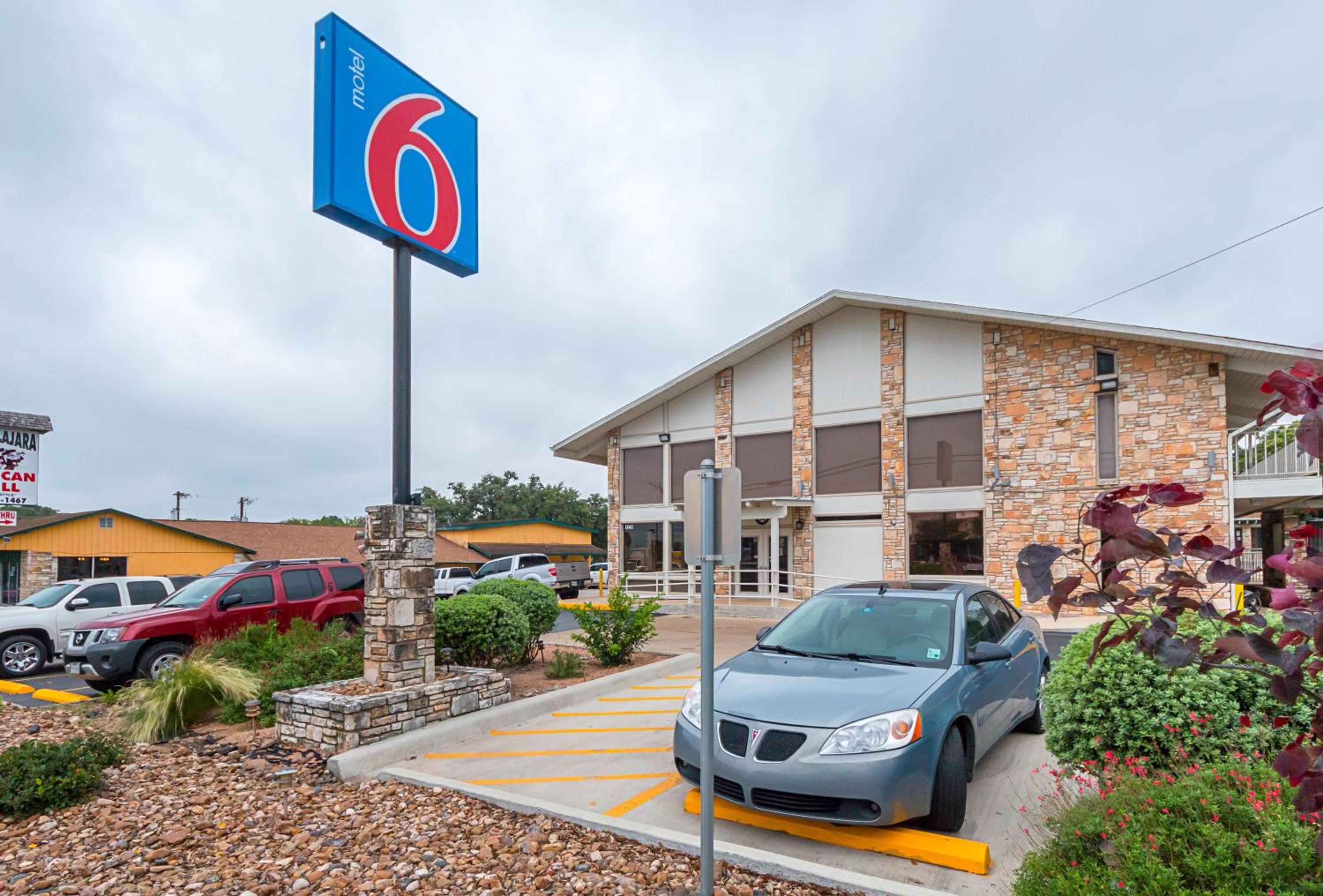 Motel 6-Boerne, TX - Property Image 5