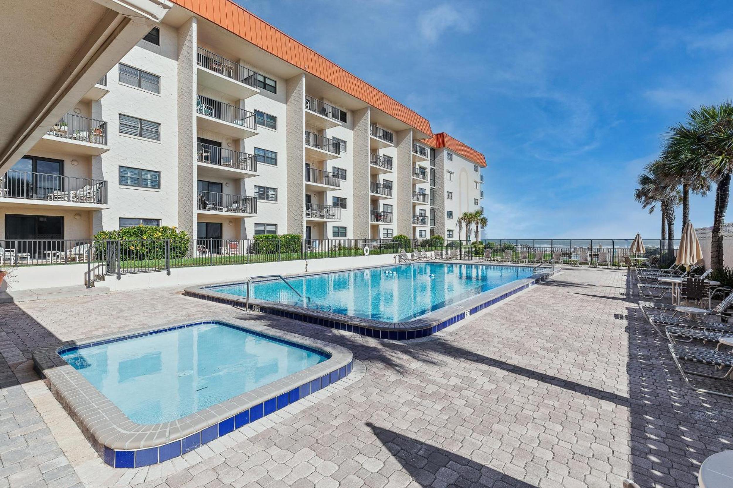 Hacienda del Sol II 213