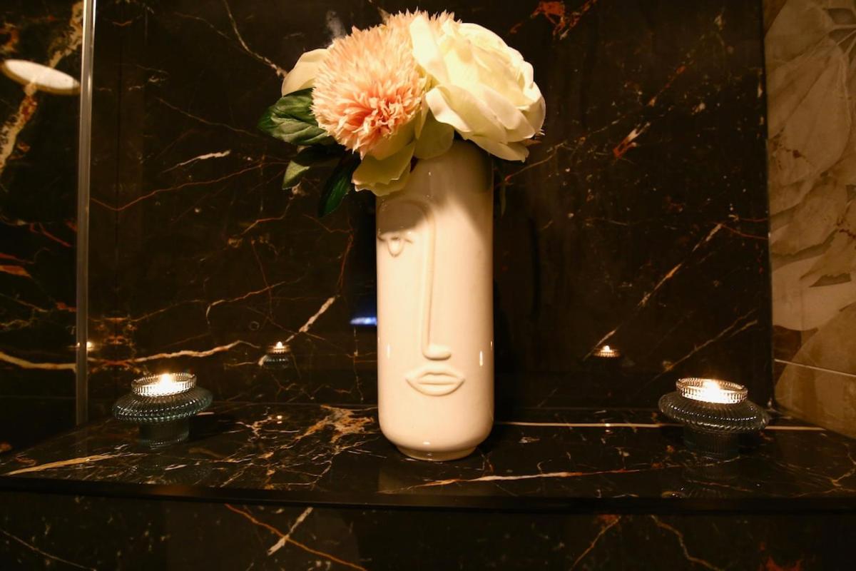 Flower Suite & Spa, air-conditioned and beach