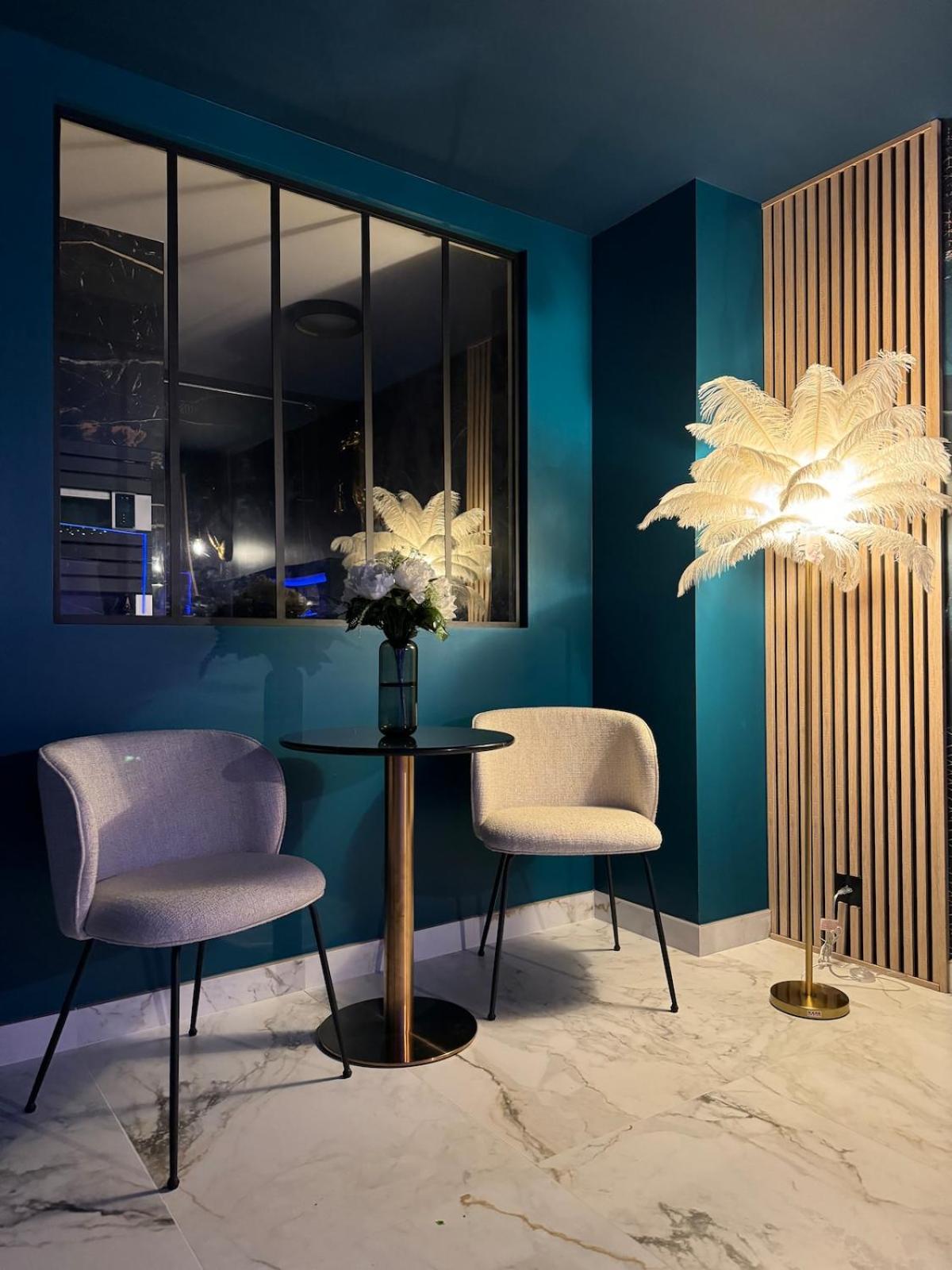 Flower Suite & Spa, air-conditioned and beach