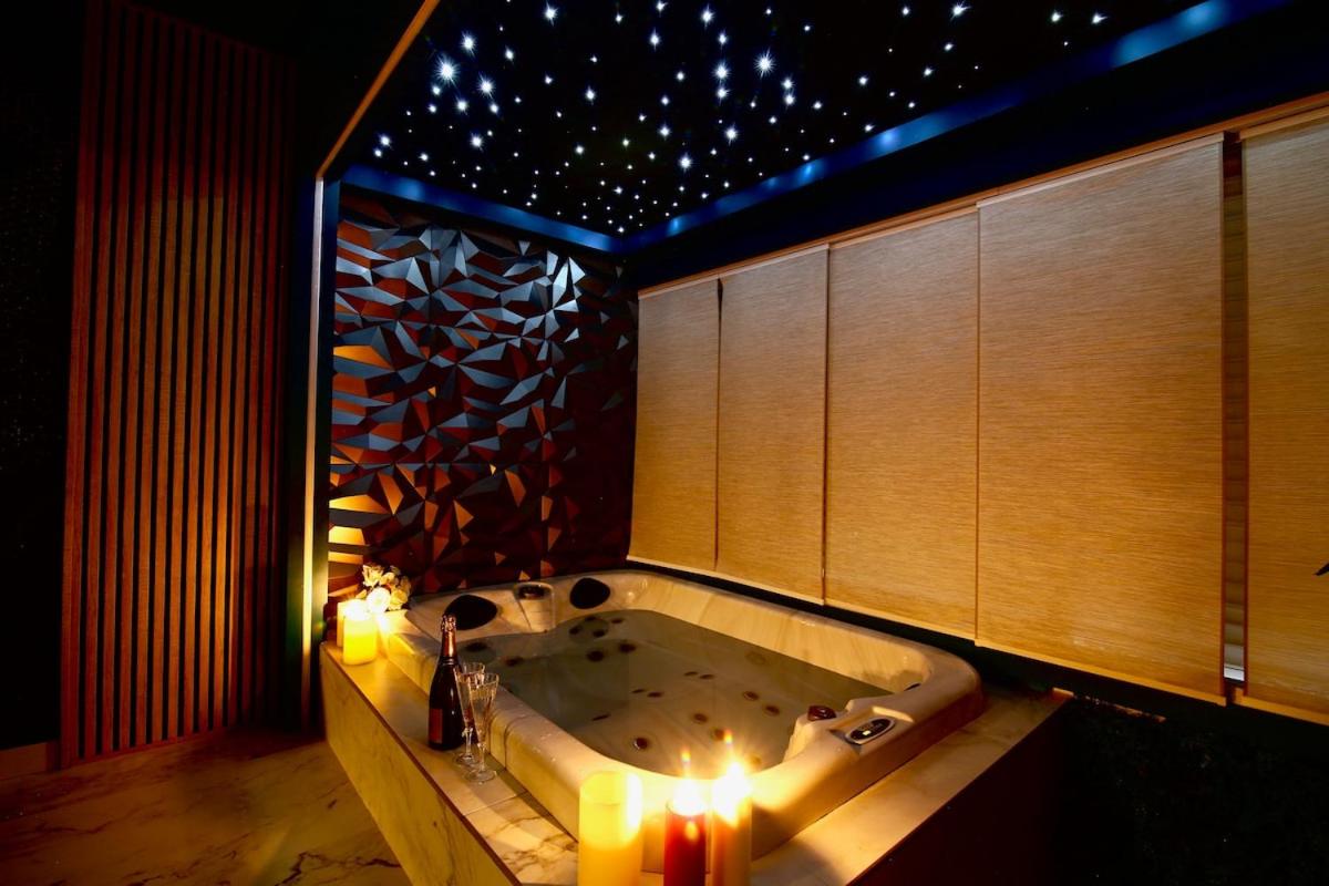 Flower Suite & Spa, air-conditioned and beach