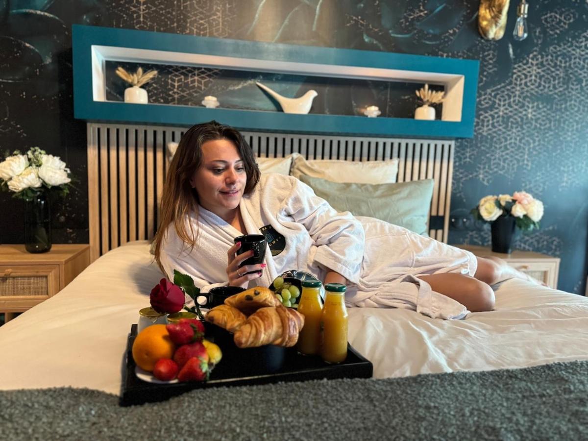 Flower Suite & Spa, air-conditioned and beach