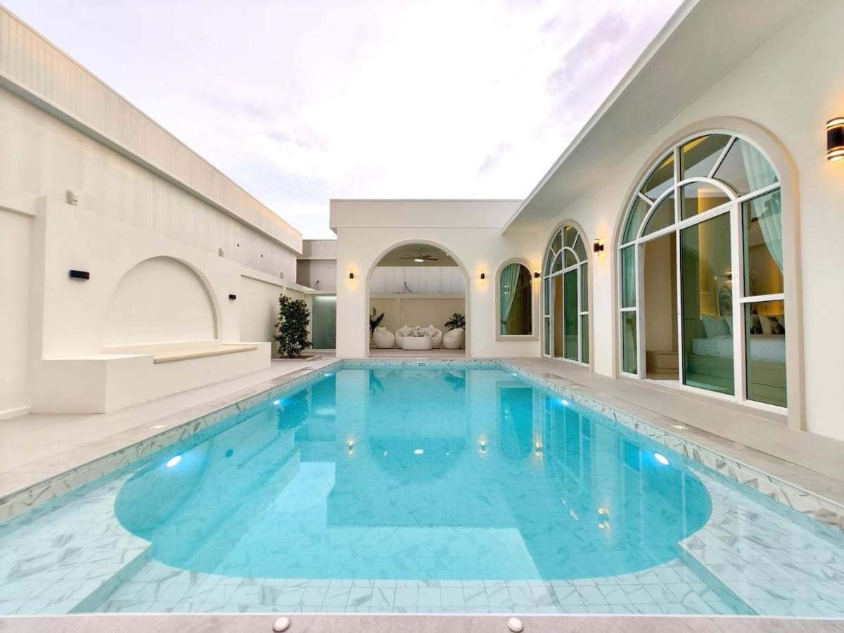 White Heaven Pool Villa Pattaya