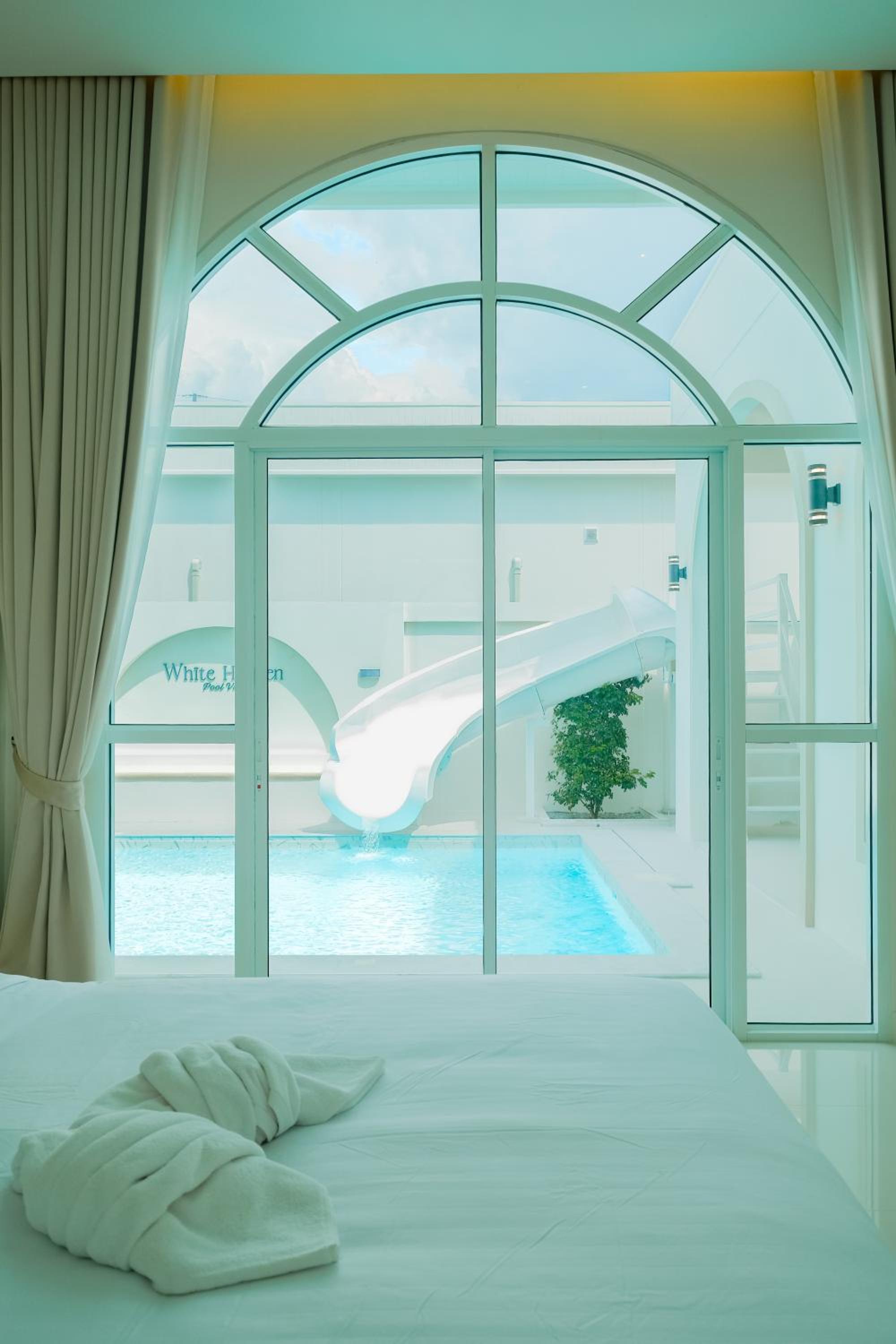 White Heaven Pool Villa Pattaya