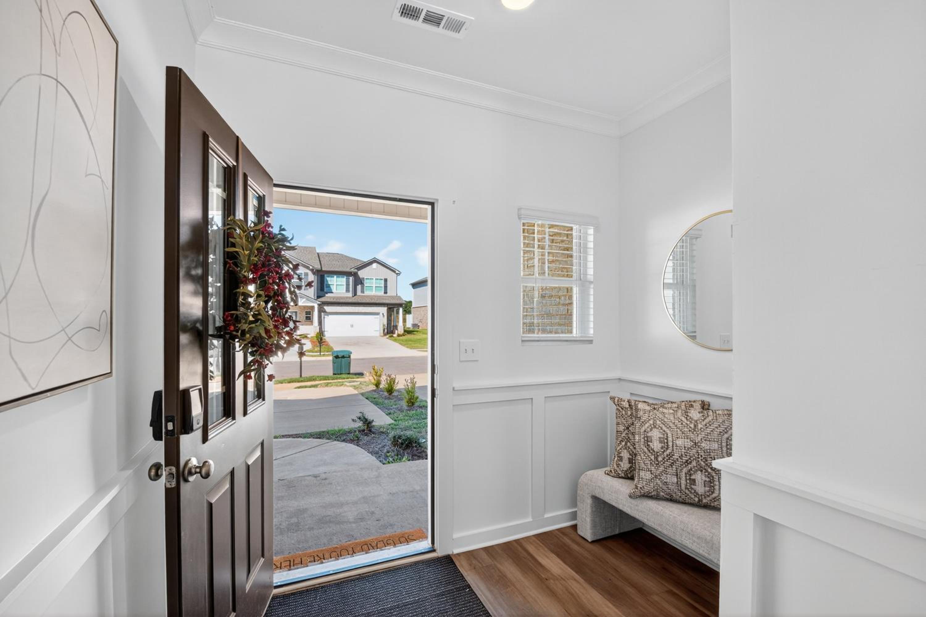 Brand-new Cozy Townhouse - 3BR - 2,5BA - Minutes To Mid City