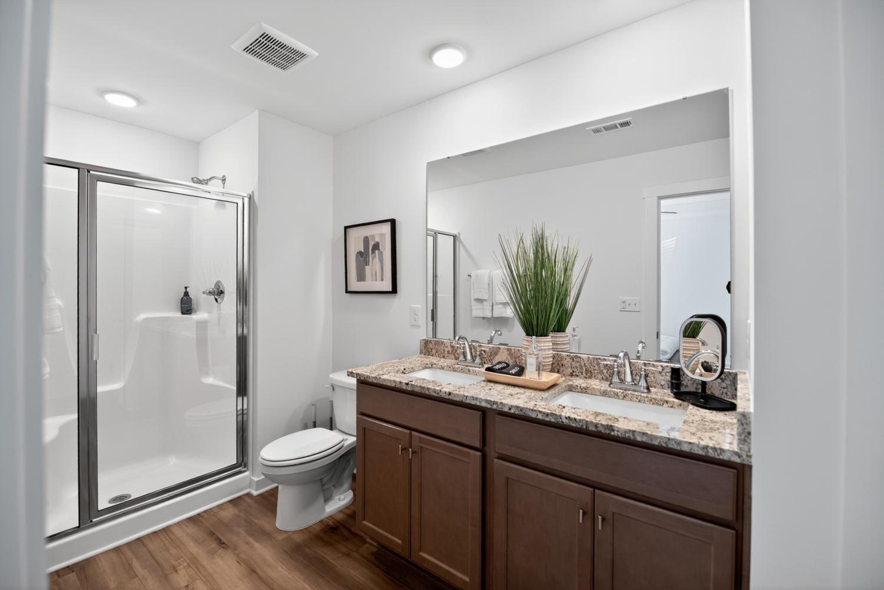 Brand-new Cozy Townhouse - 3BR - 2,5BA - Minutes To Mid City