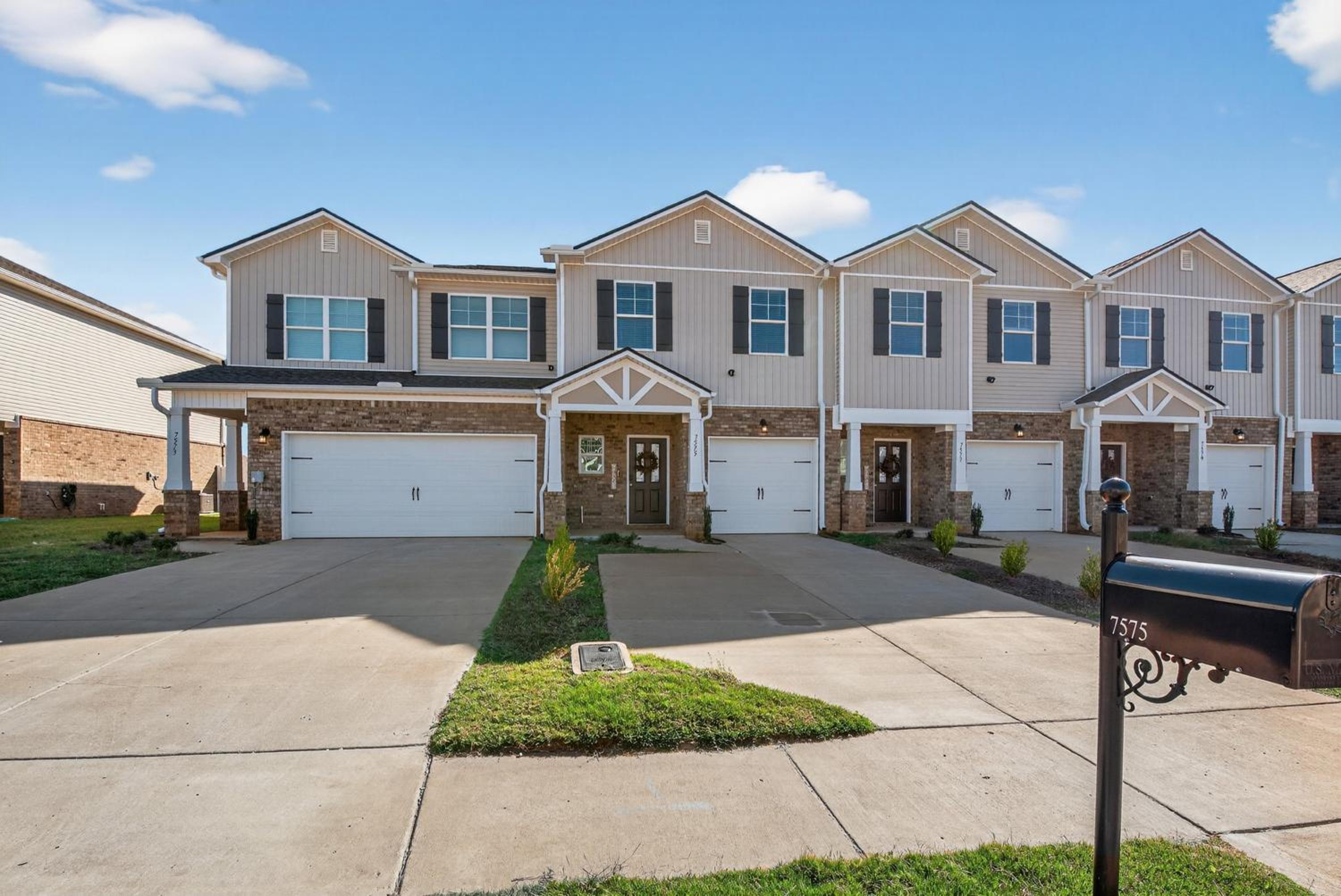 Brand-new Cozy Townhouse - 3BR - 2,5BA - Minutes To Mid City