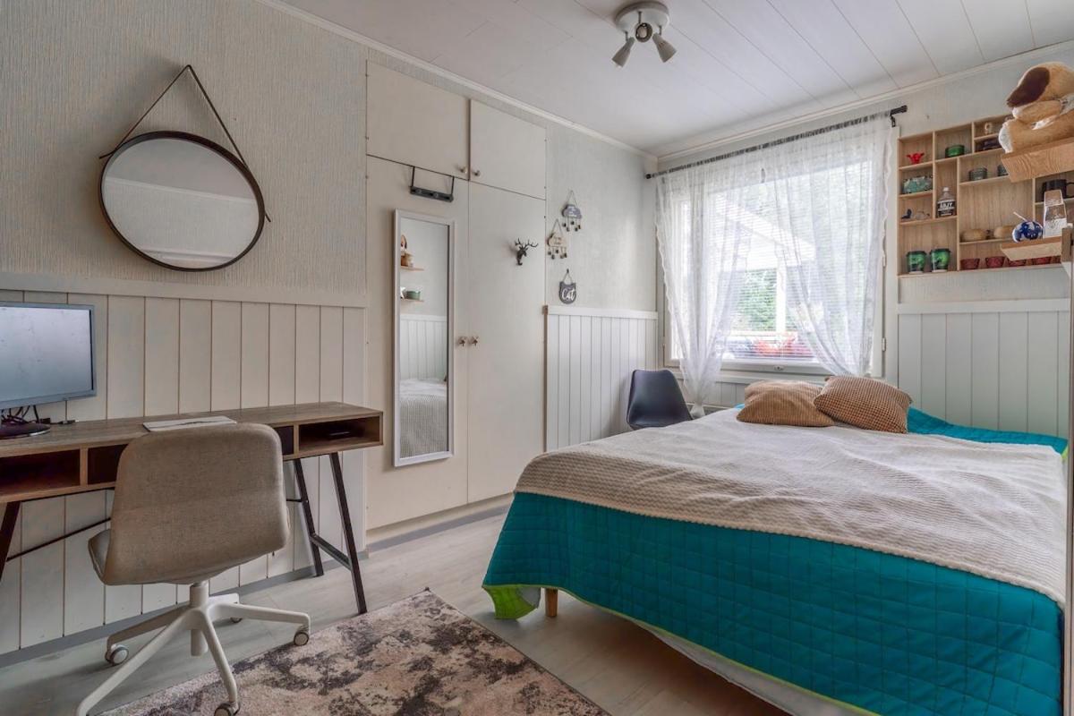 Rovaniemi Spacious Lapland Vacation Home with Private Sauna & Lappish Fire Hut