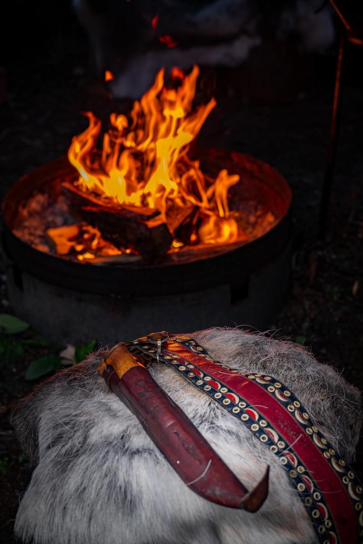 Rovaniemi Spacious Lapland Vacation Home with Private Sauna & Lappish Fire Hut