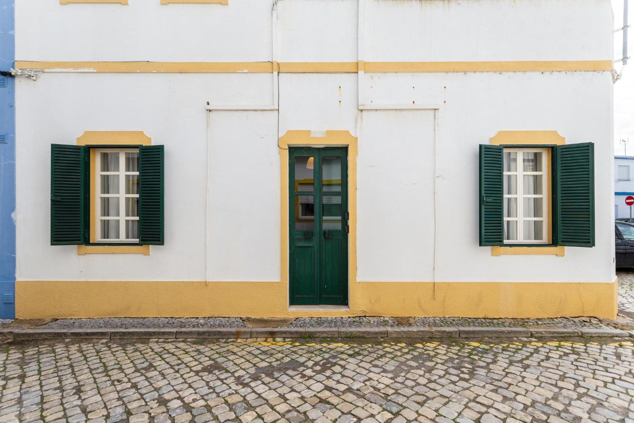 Tavira Santa Luzia Apartment, by Hopstays