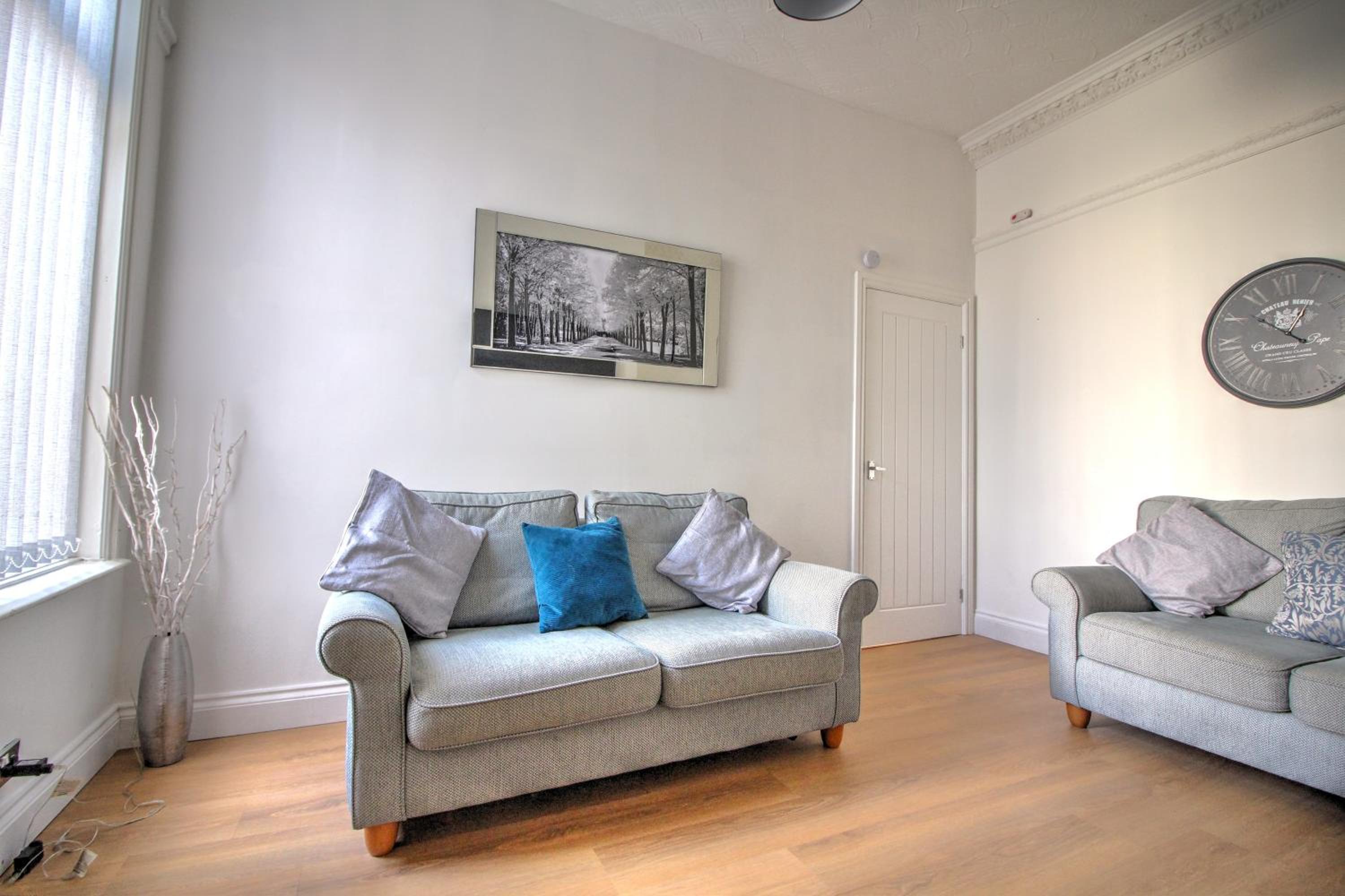 Book Me! Prime 2 BED House sleeps 6 Contractors
